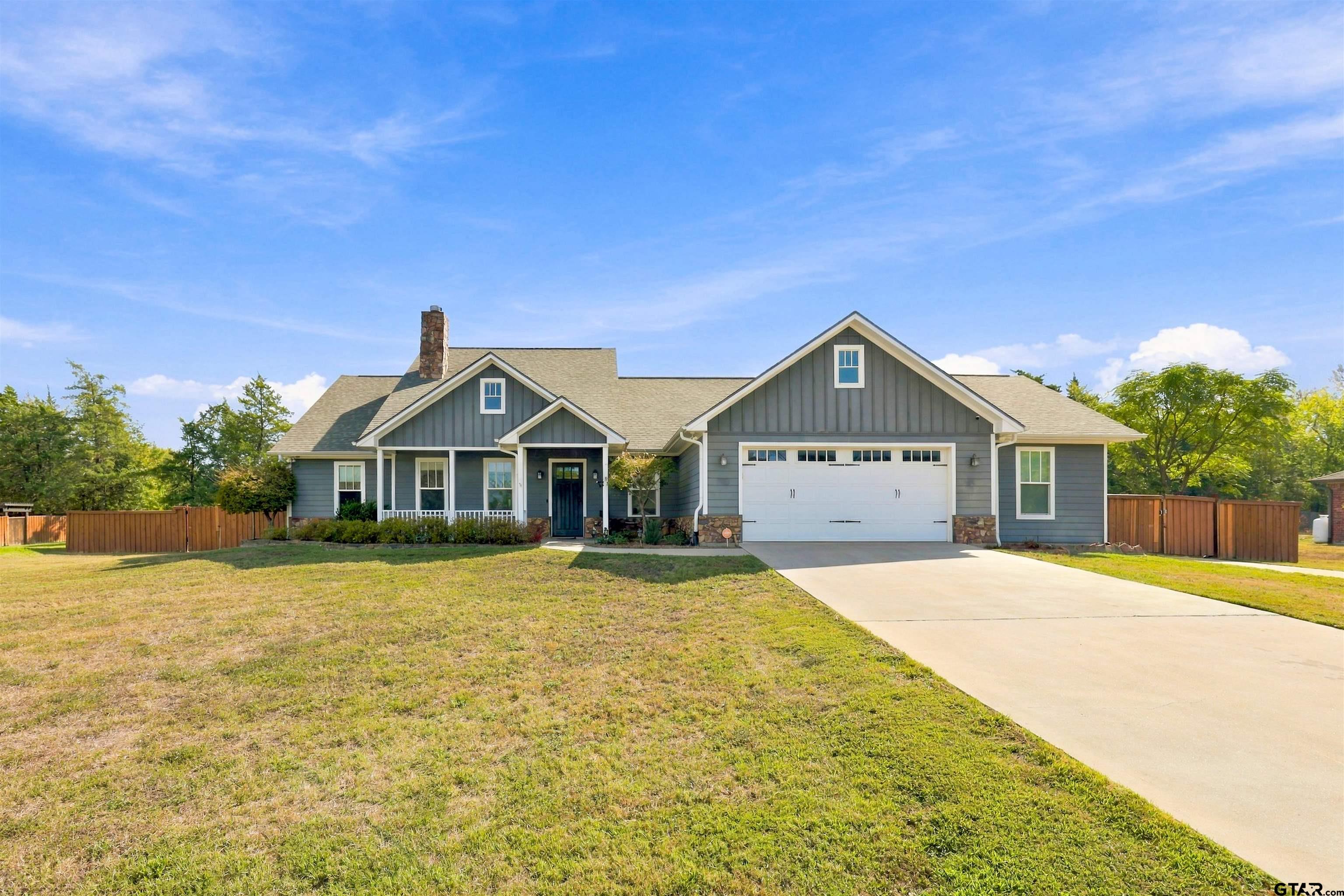 112 E Elmwood Dr