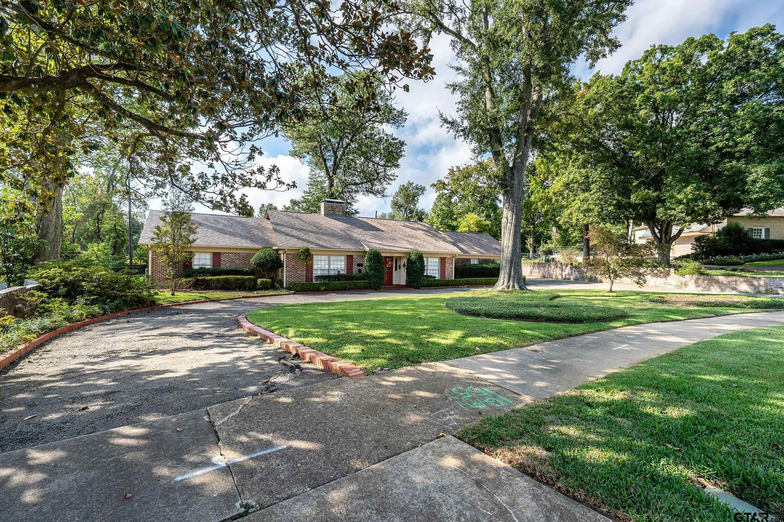 551 PARK HEIGHTS CIR