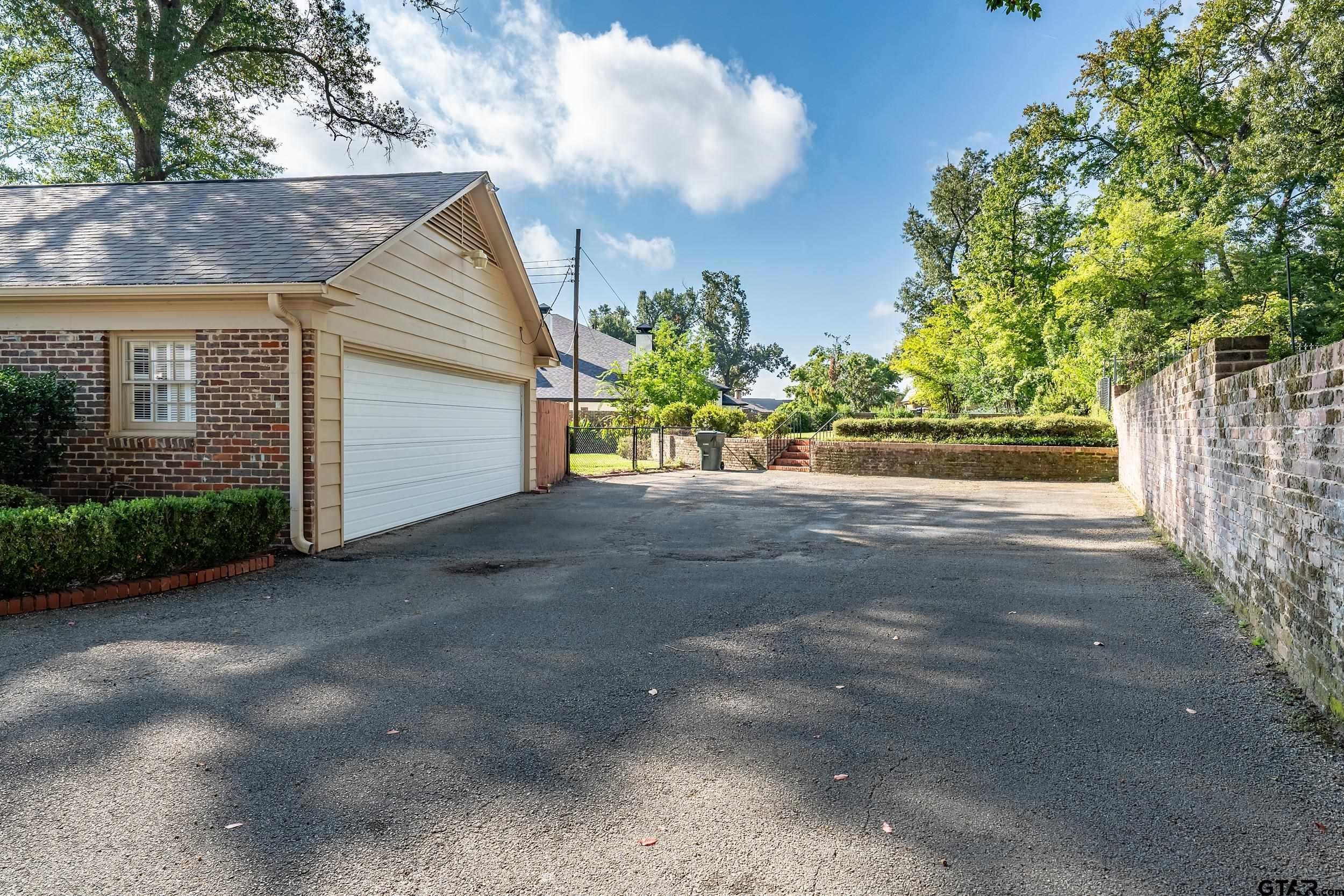 551 PARK HEIGHTS CIR