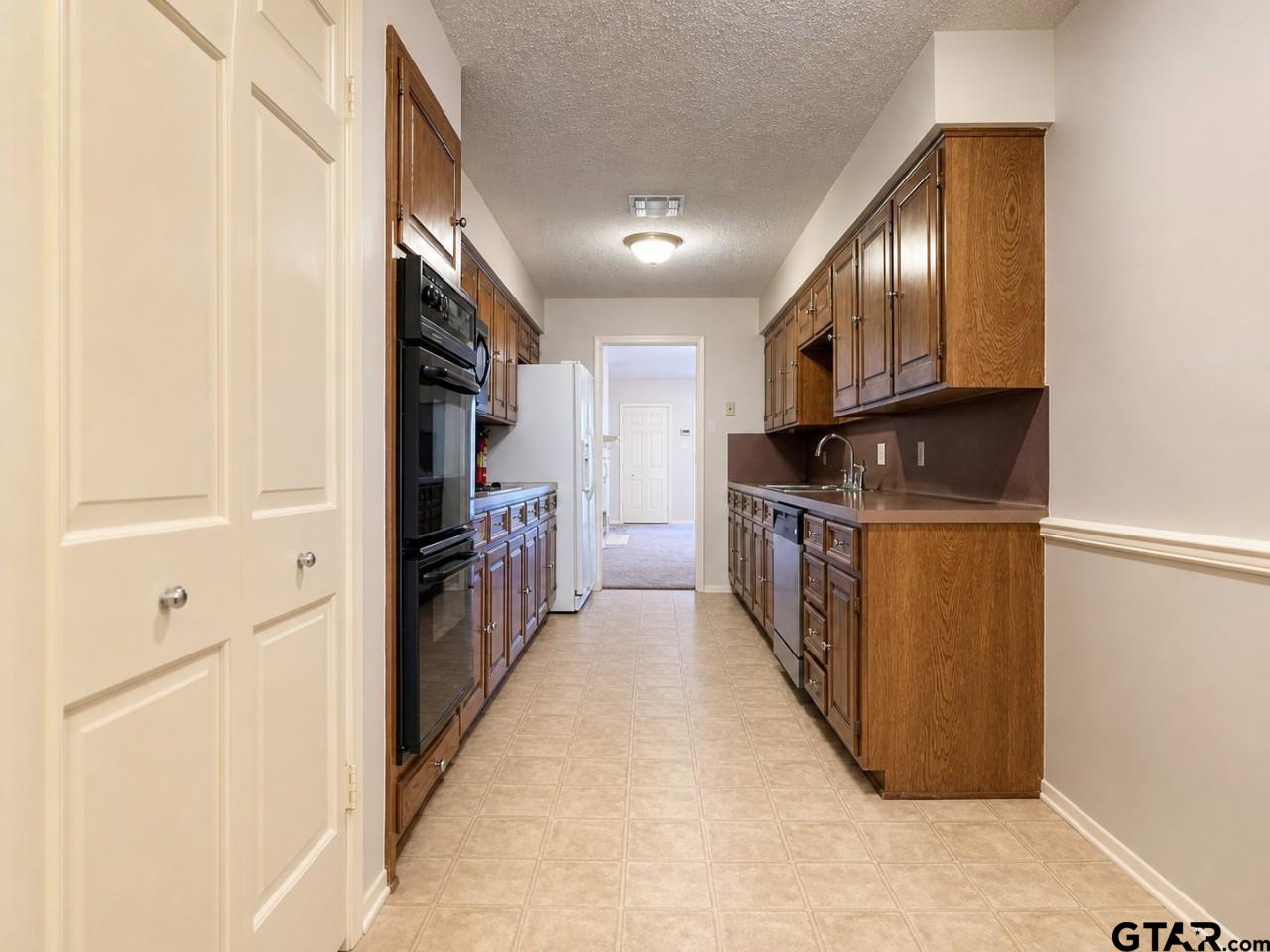 3720-3722 Colony Park Dr