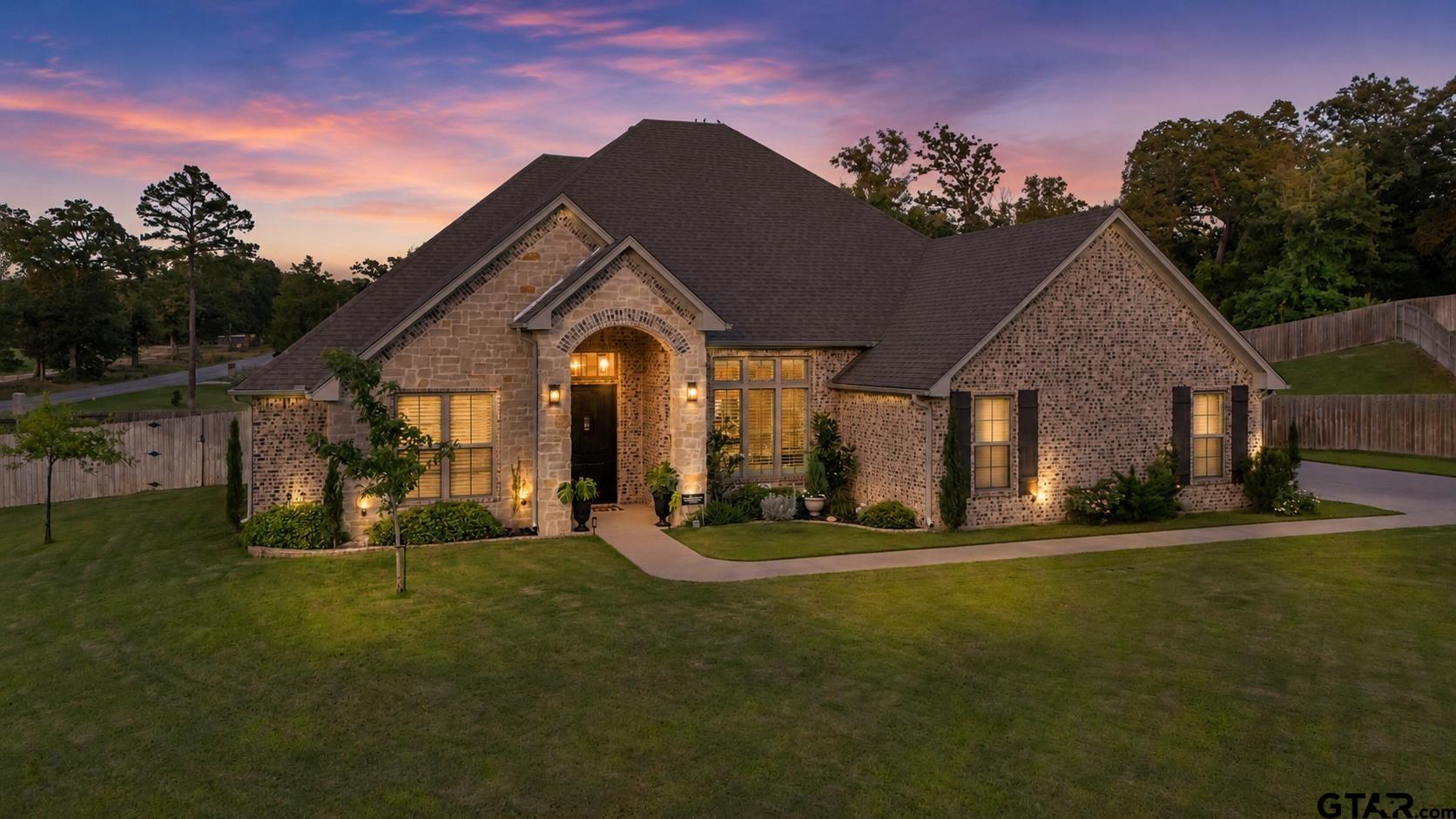 196 Private Road 2309