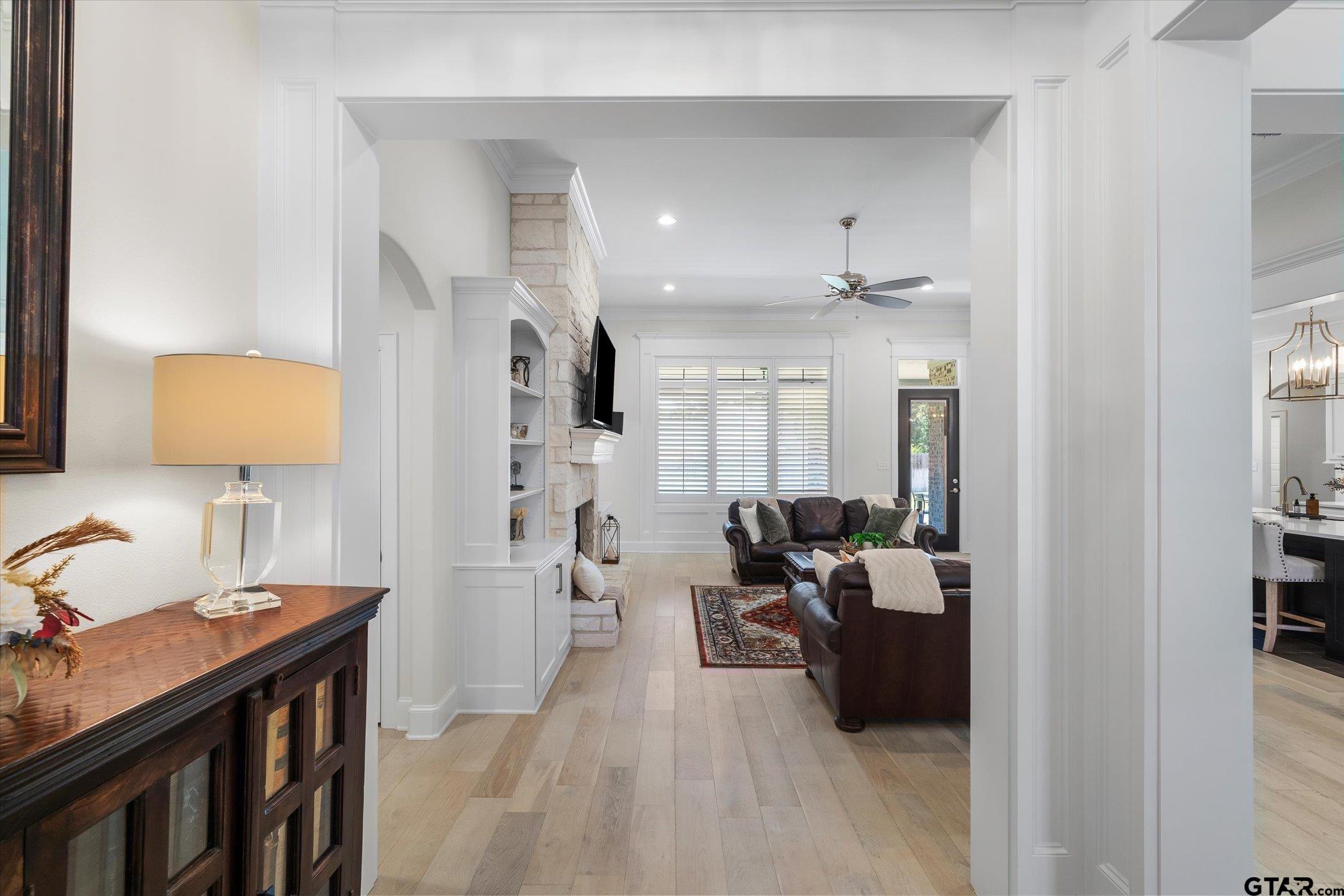 196 Private Road 2309