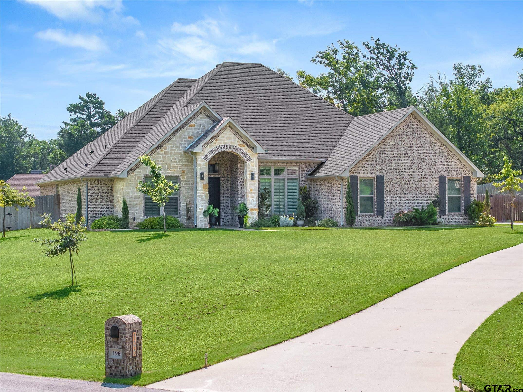 196 Private Road 2309