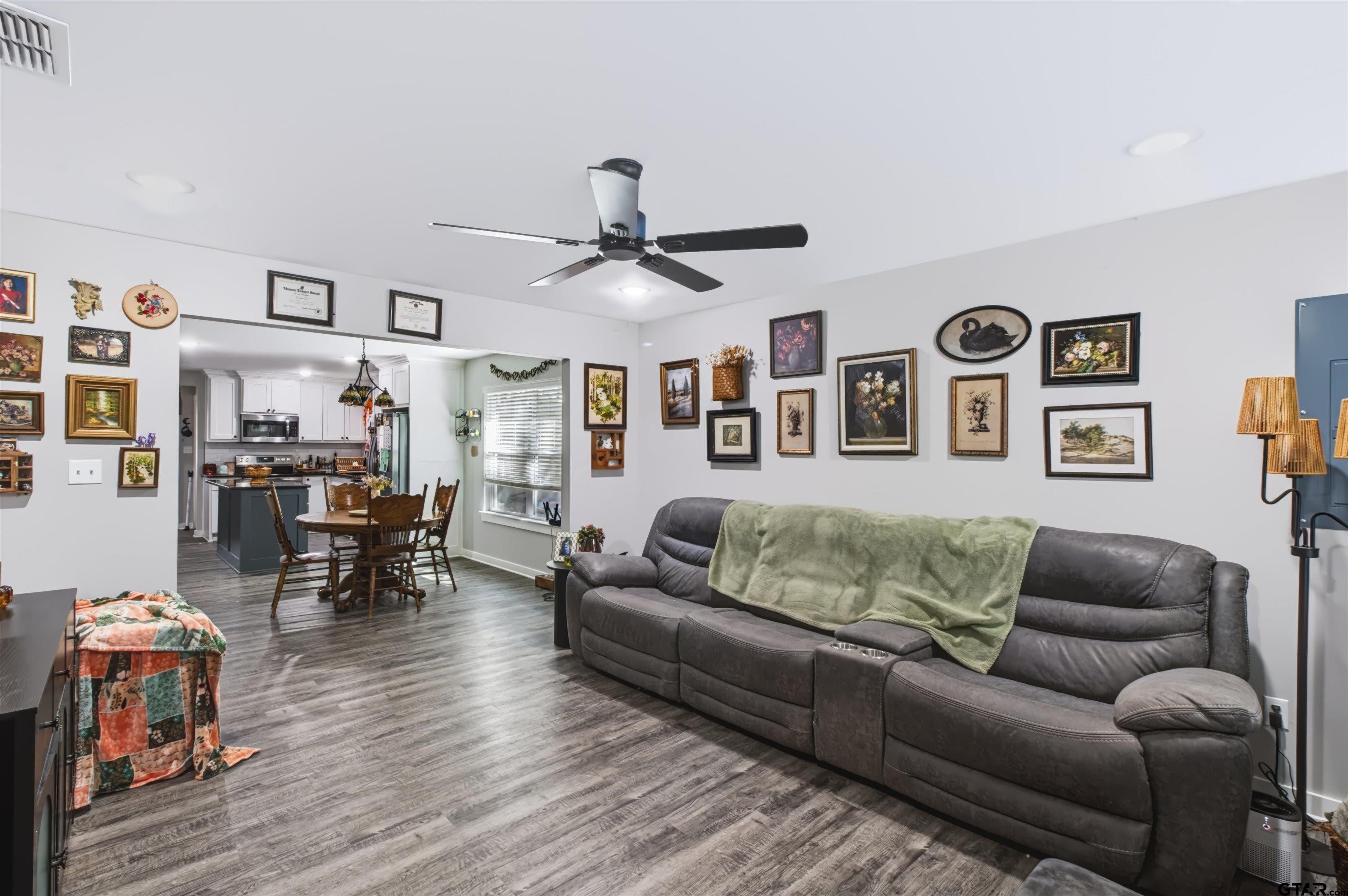 107 E Magnolia