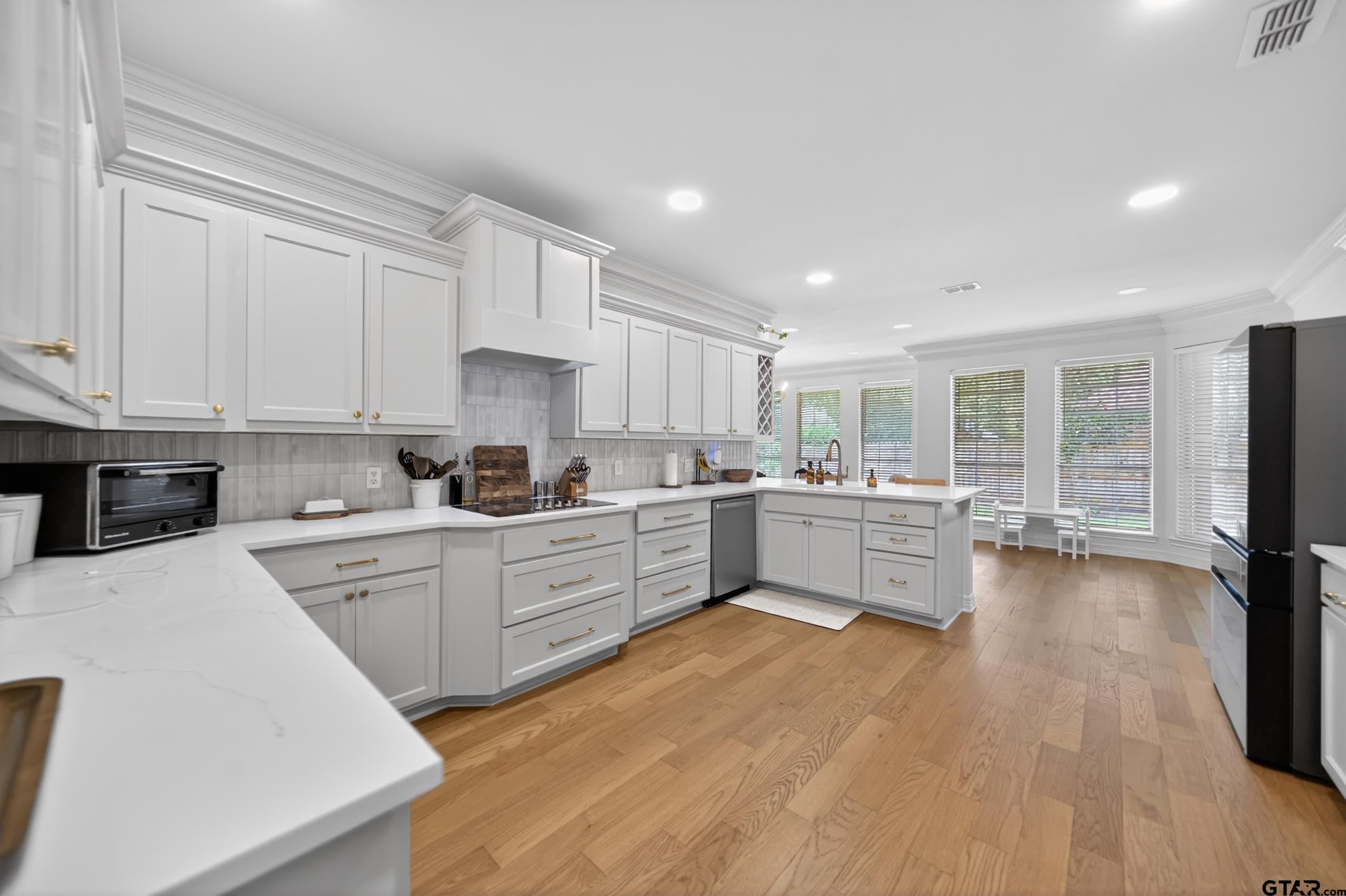 3409 Pebblebrook Dr