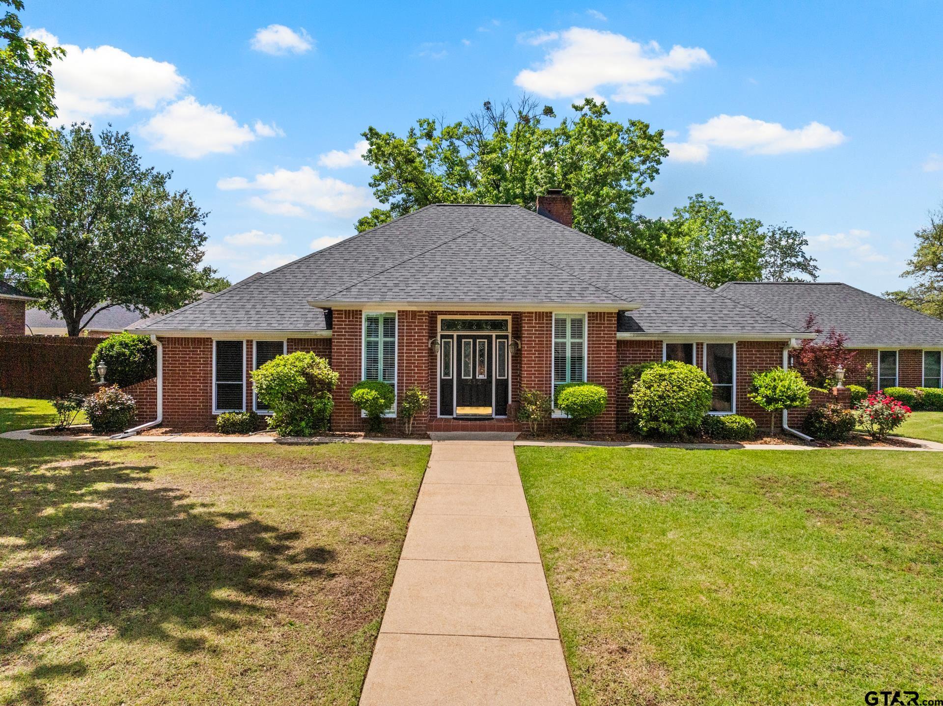 212 Turnberry Circle