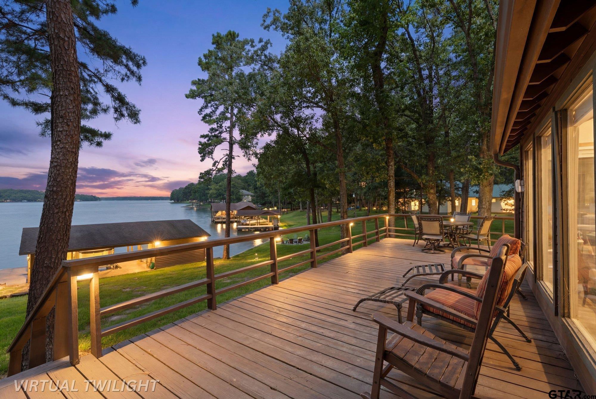 400 Windy Point Dr