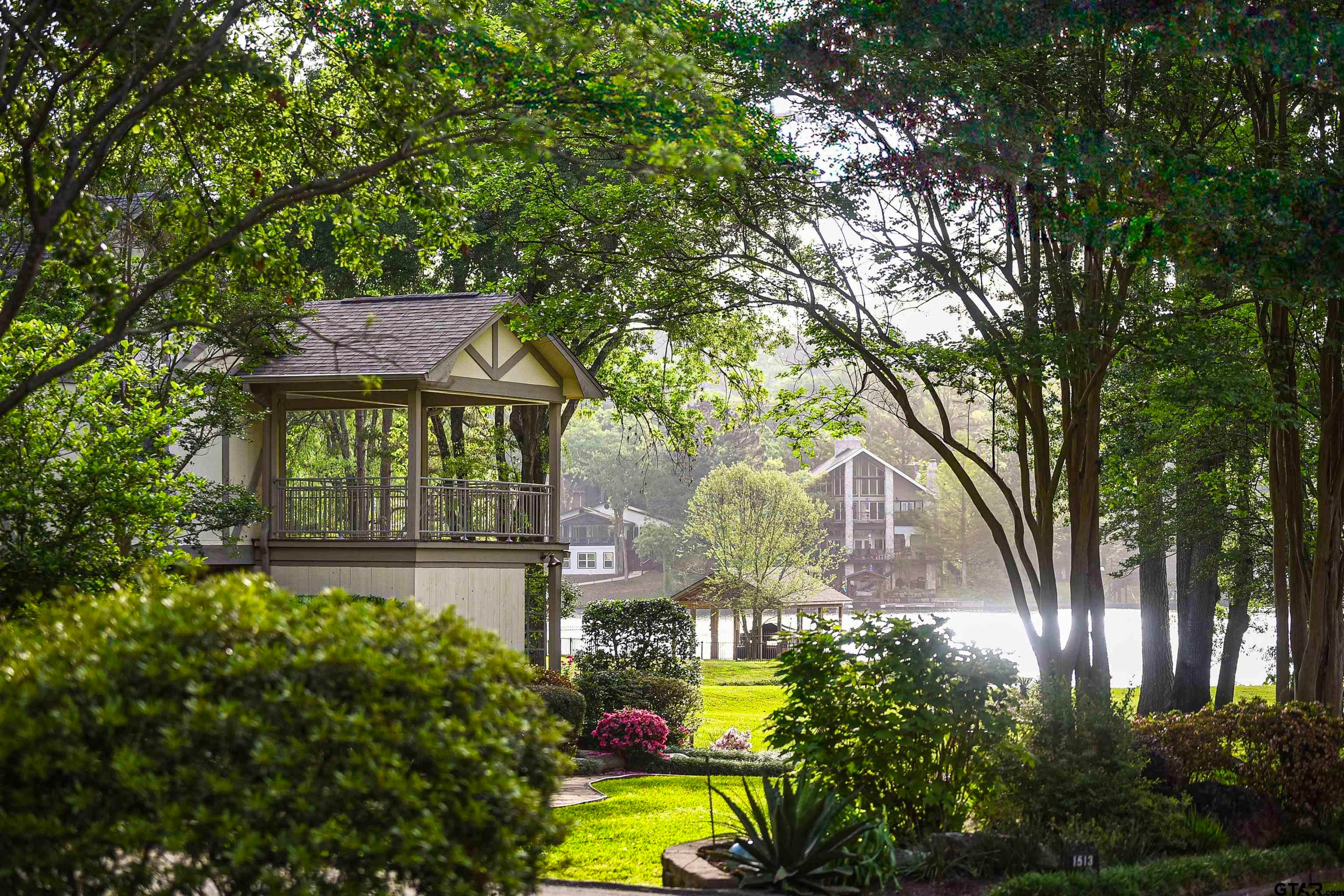 1513 Lake Park Circle