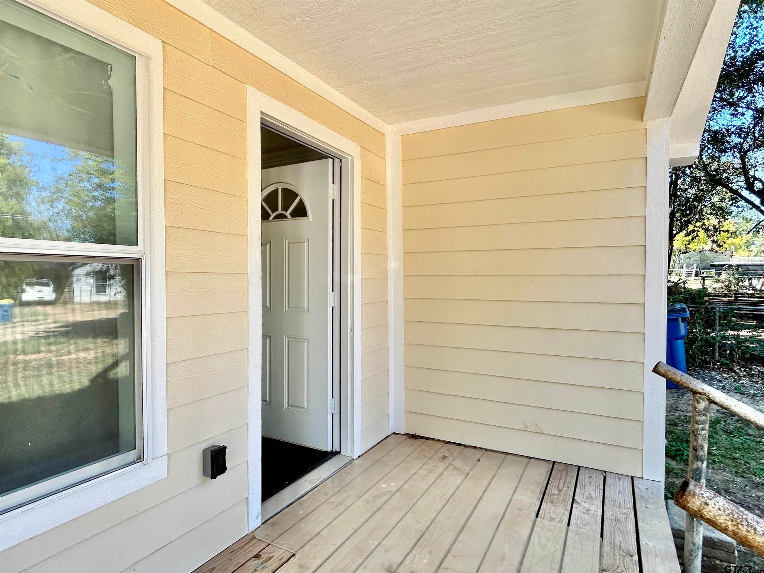 810 Florey St.