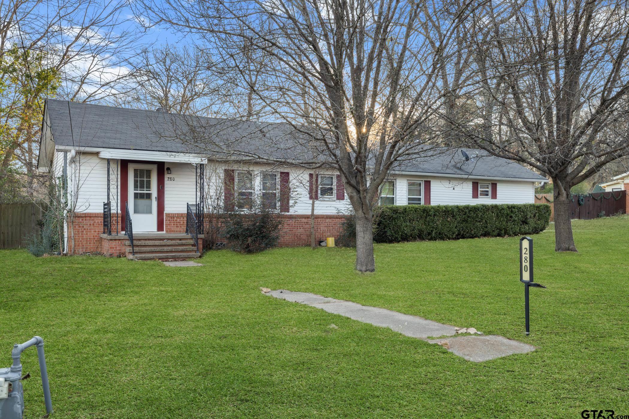 280 Dickard St