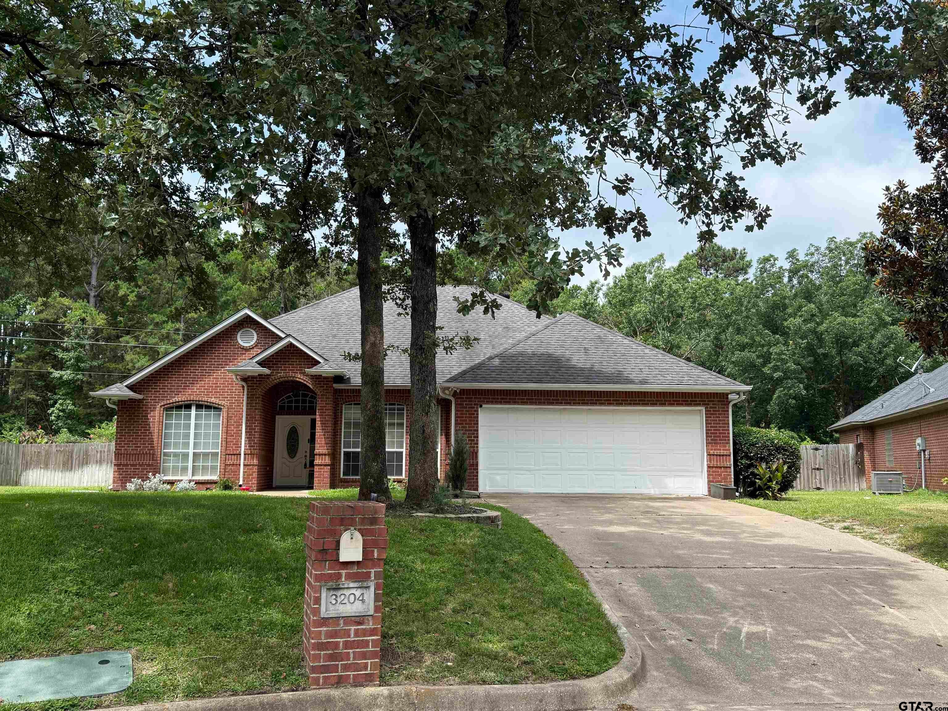 3204 Pebblebrook Cir