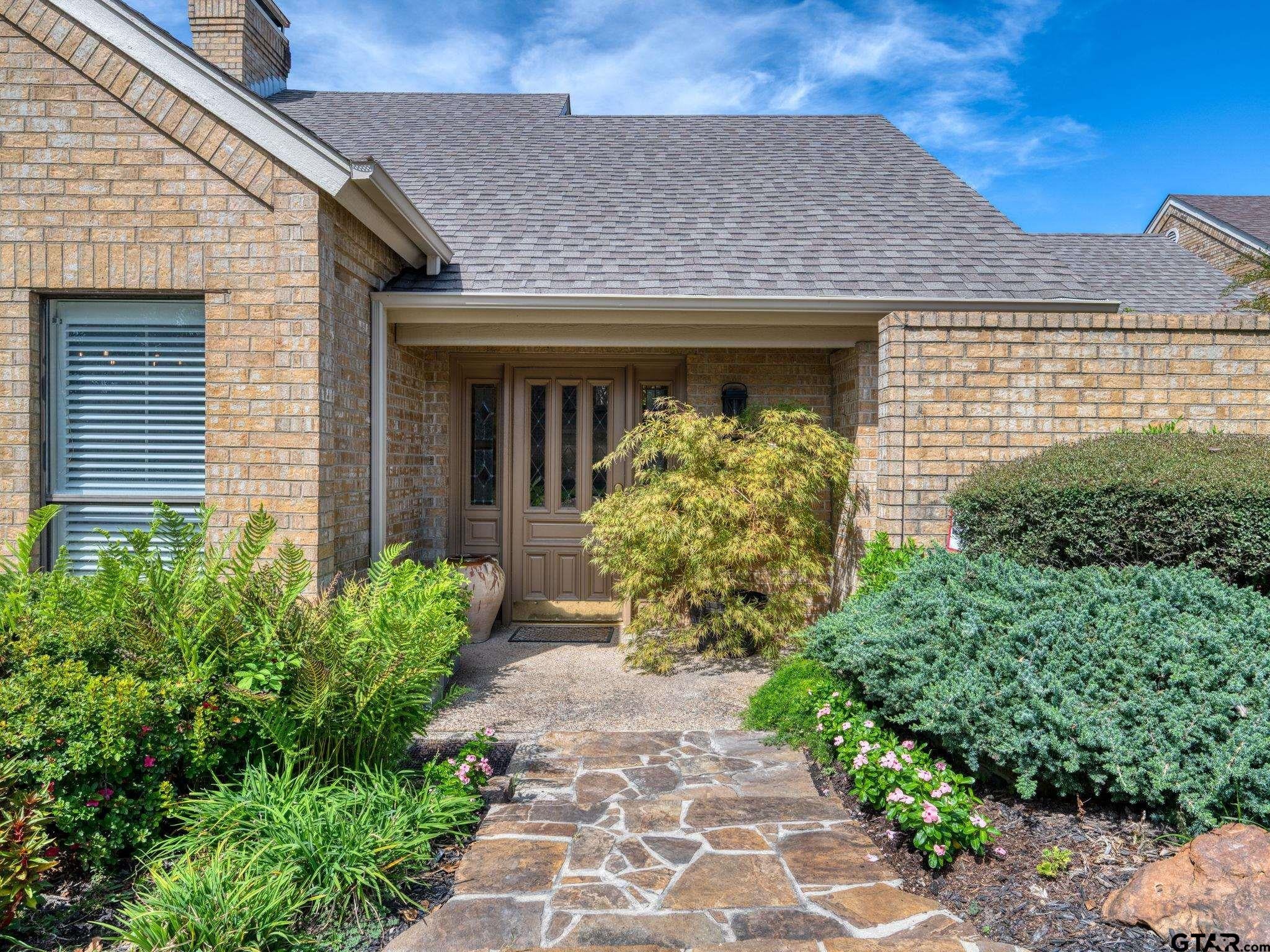 900 Derrick Ct