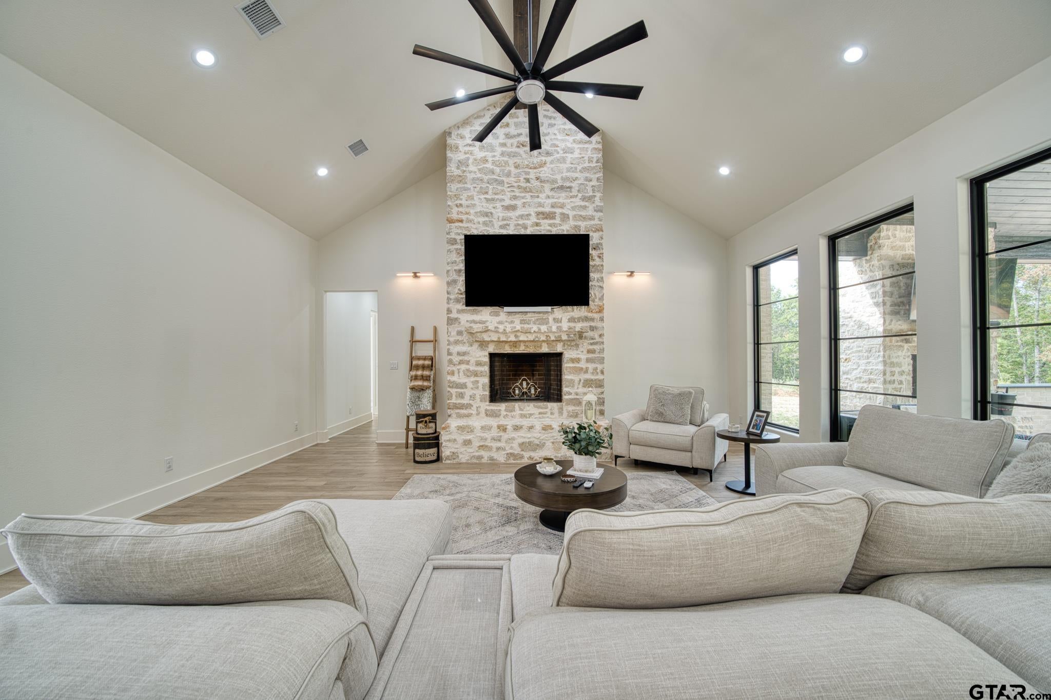 2283 Flamingo Rd