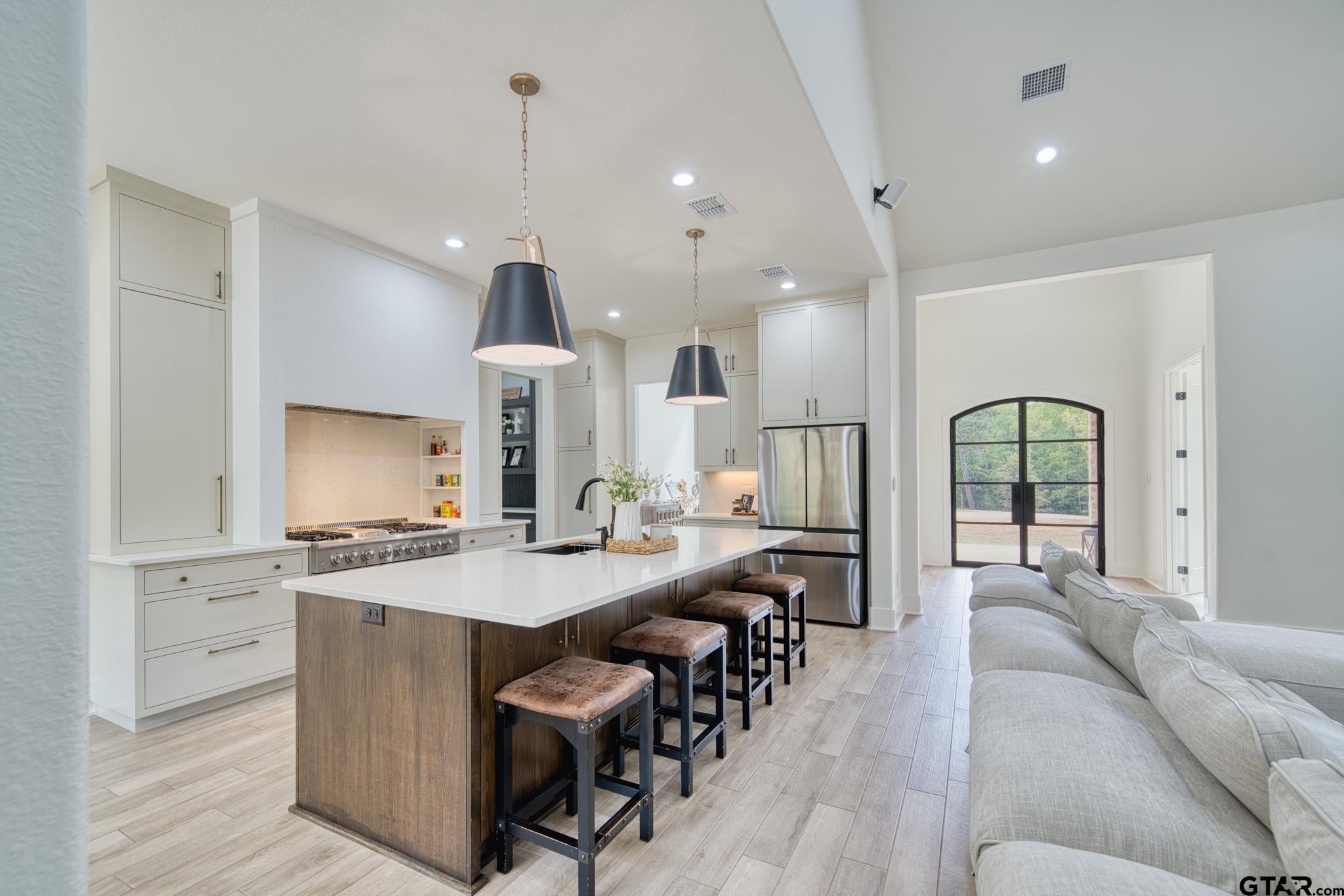 2283 Flamingo Rd