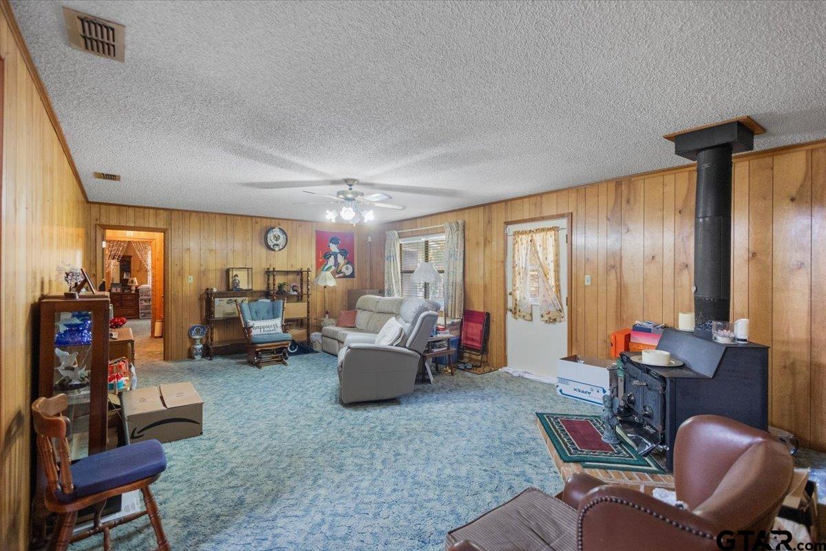 15670 Hickory Dr