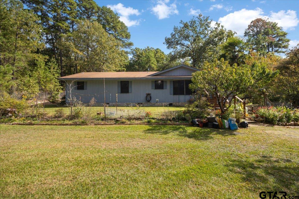 15670 Hickory Dr