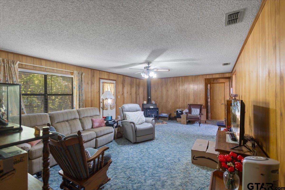 15670 Hickory Dr