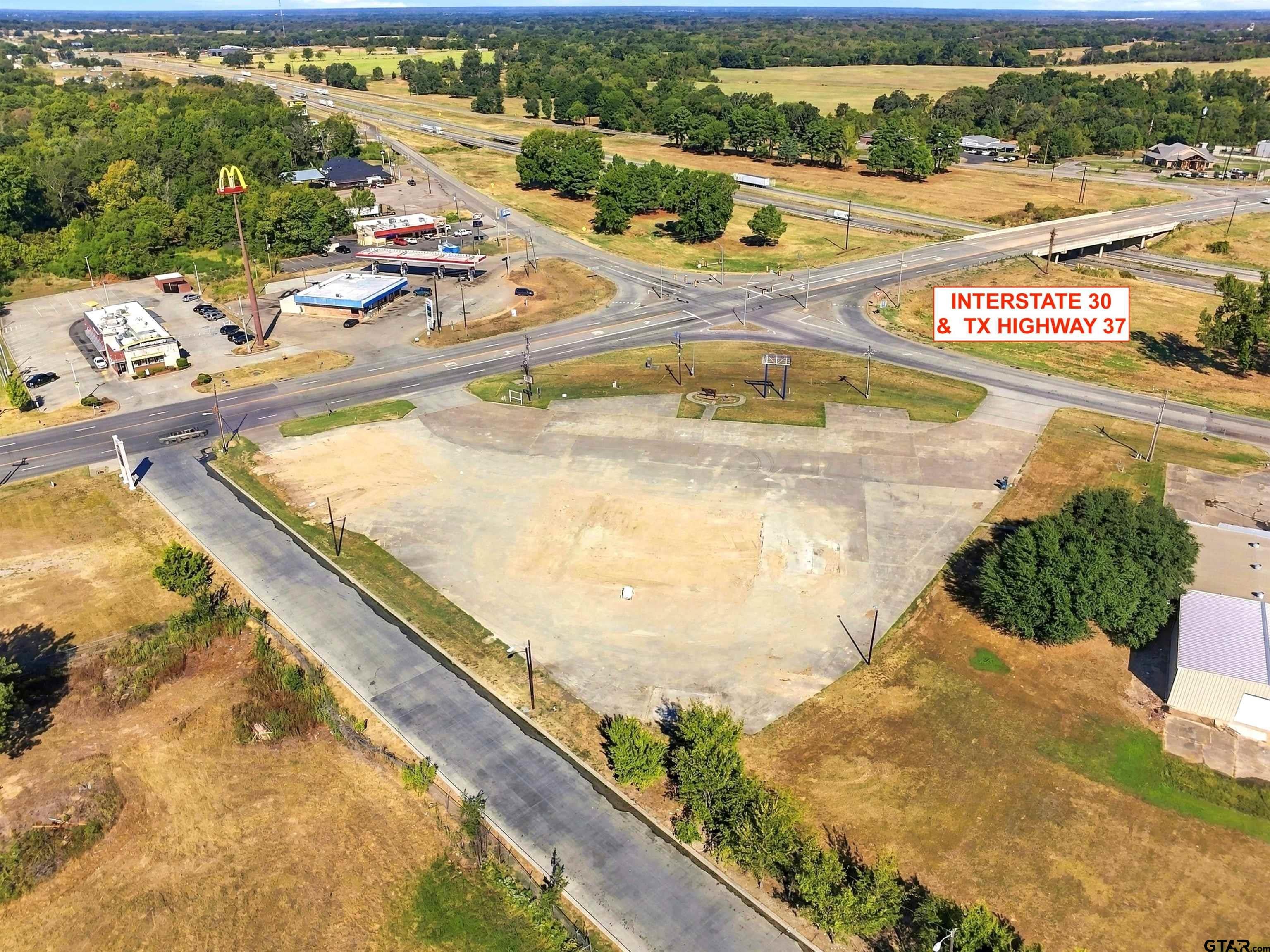 539 W I-30