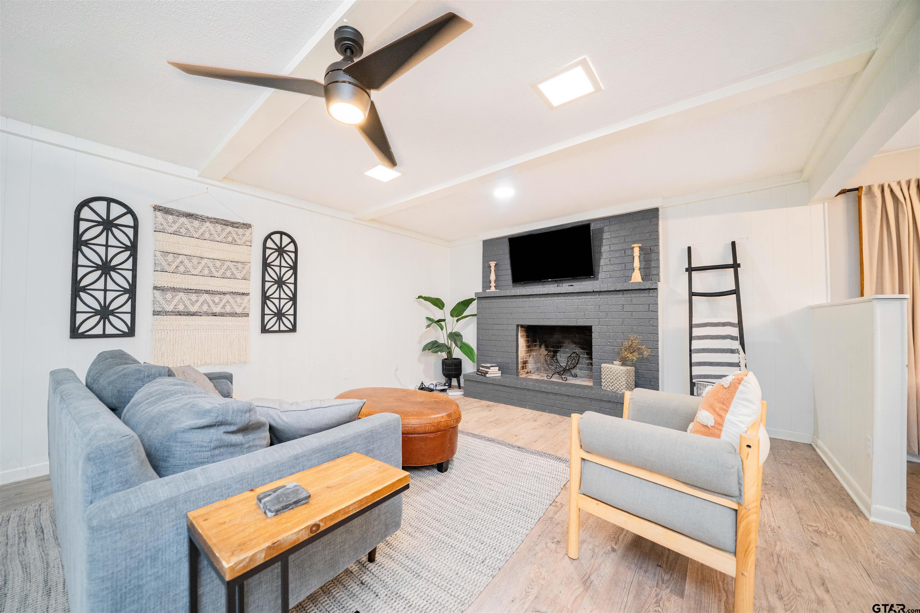 1302 Dennis
