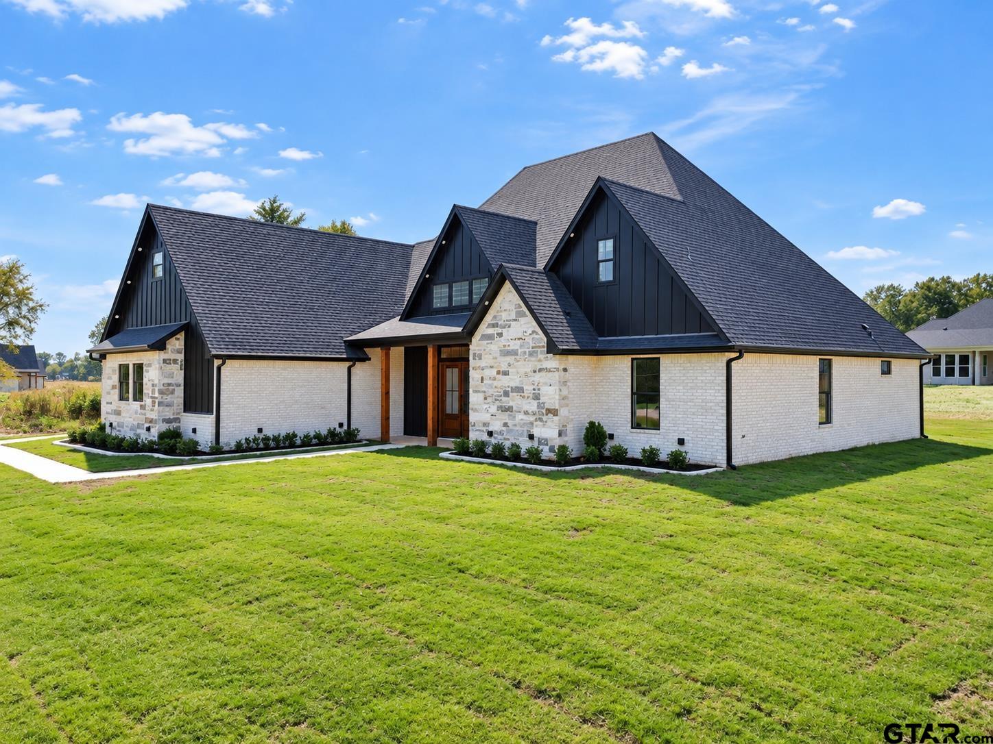 13927 Cedar Hill Ln