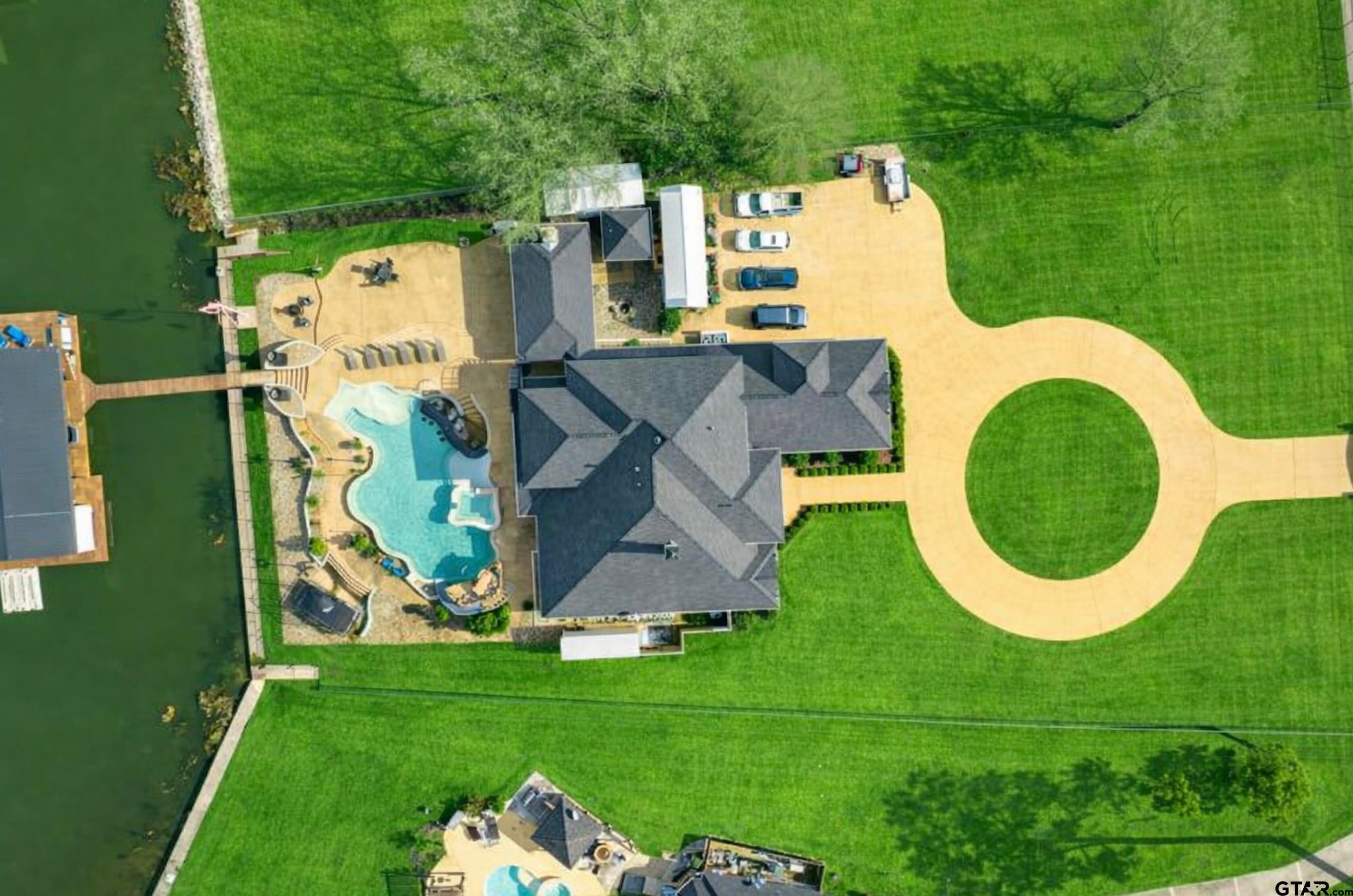17729 Southpoint