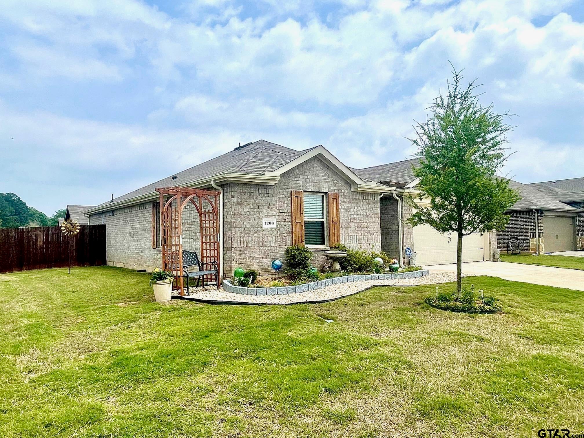 1206 Hidden Valley