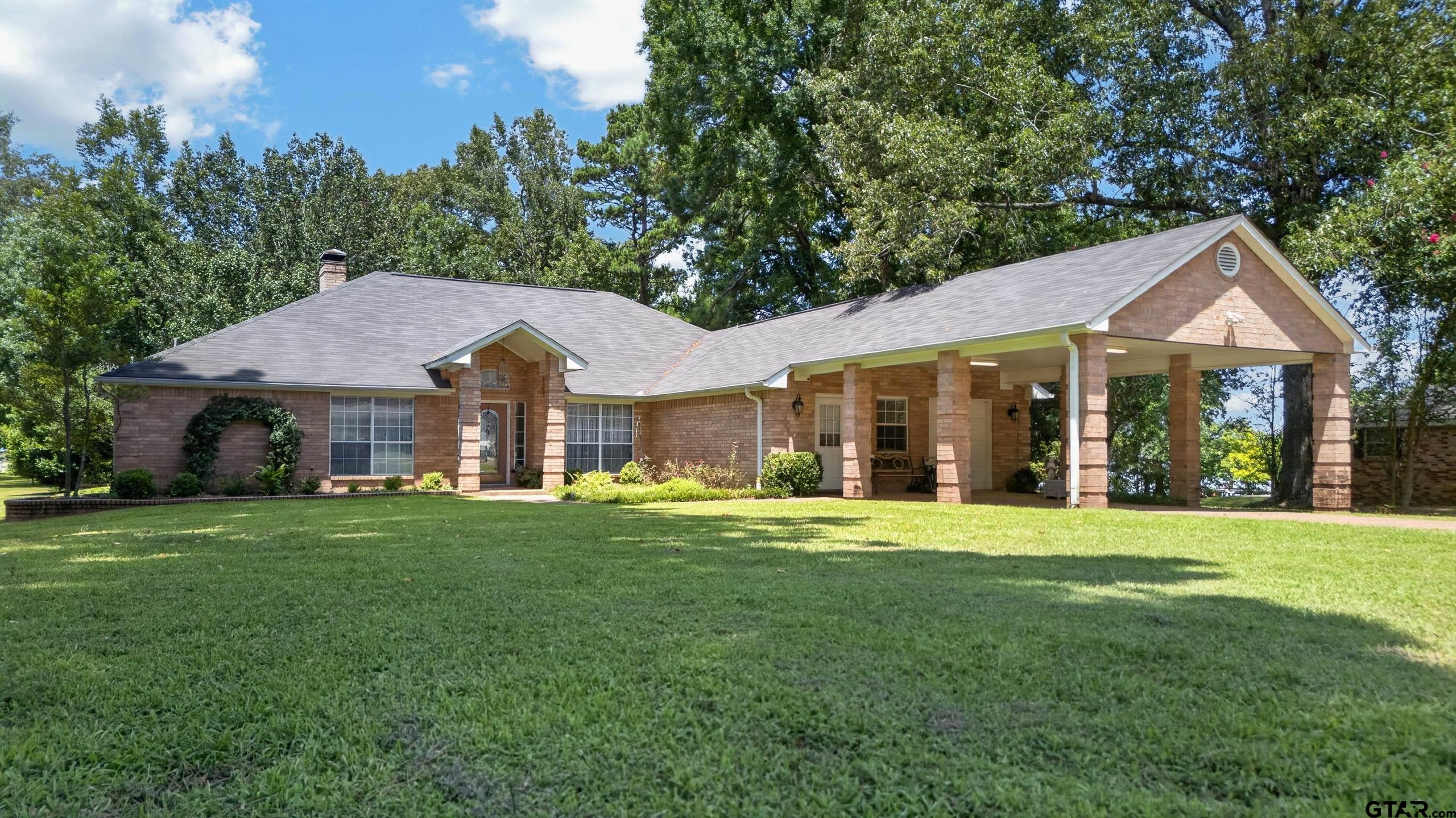 18012 W Lakeview Dr