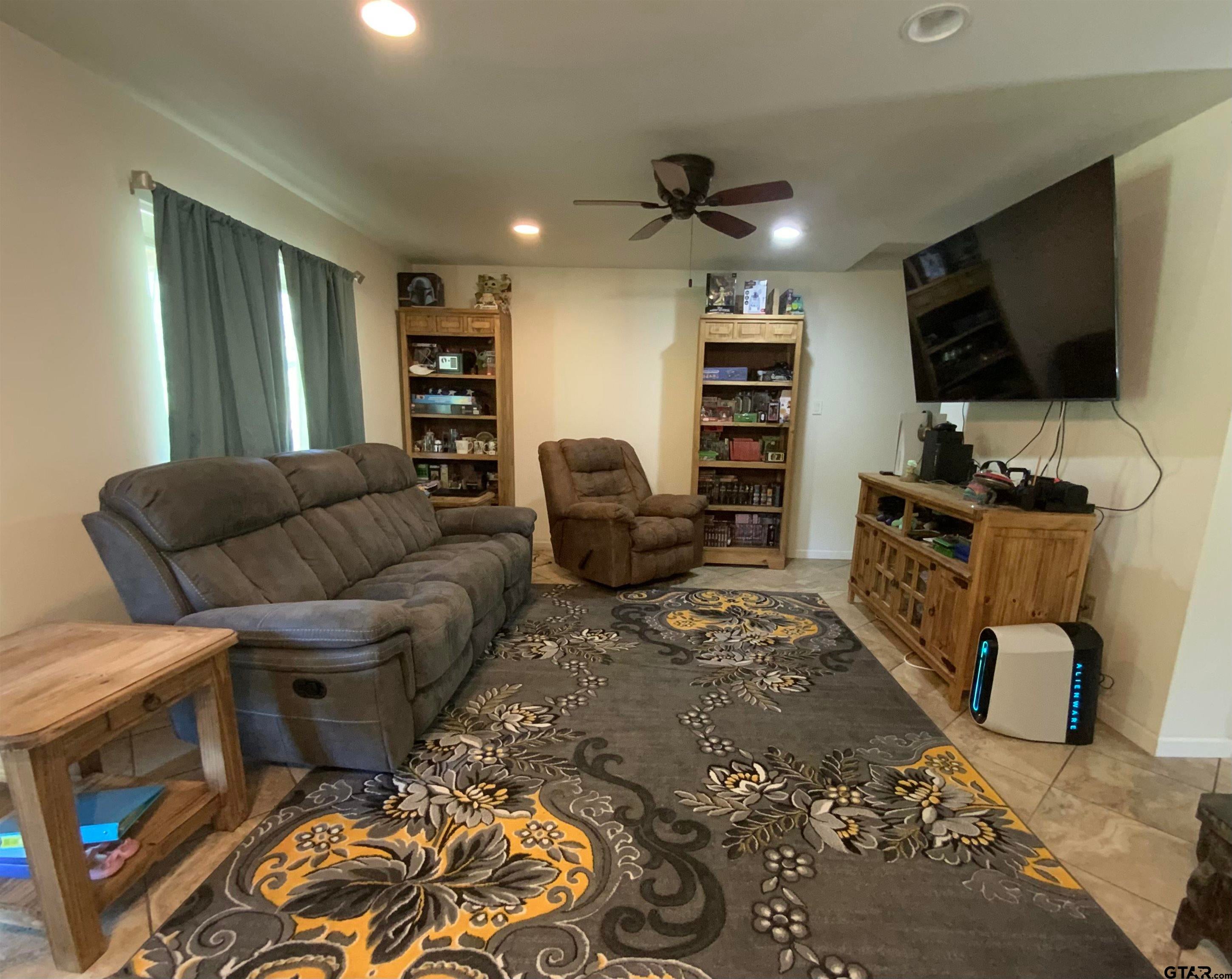 13590 Phoenix Dr.