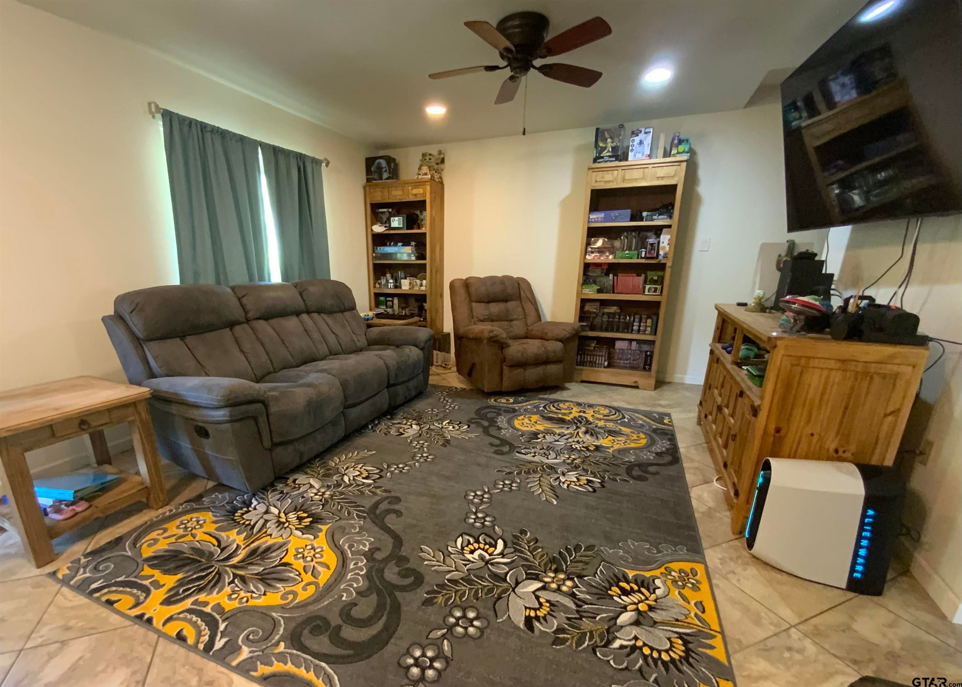 13590 Phoenix Dr.