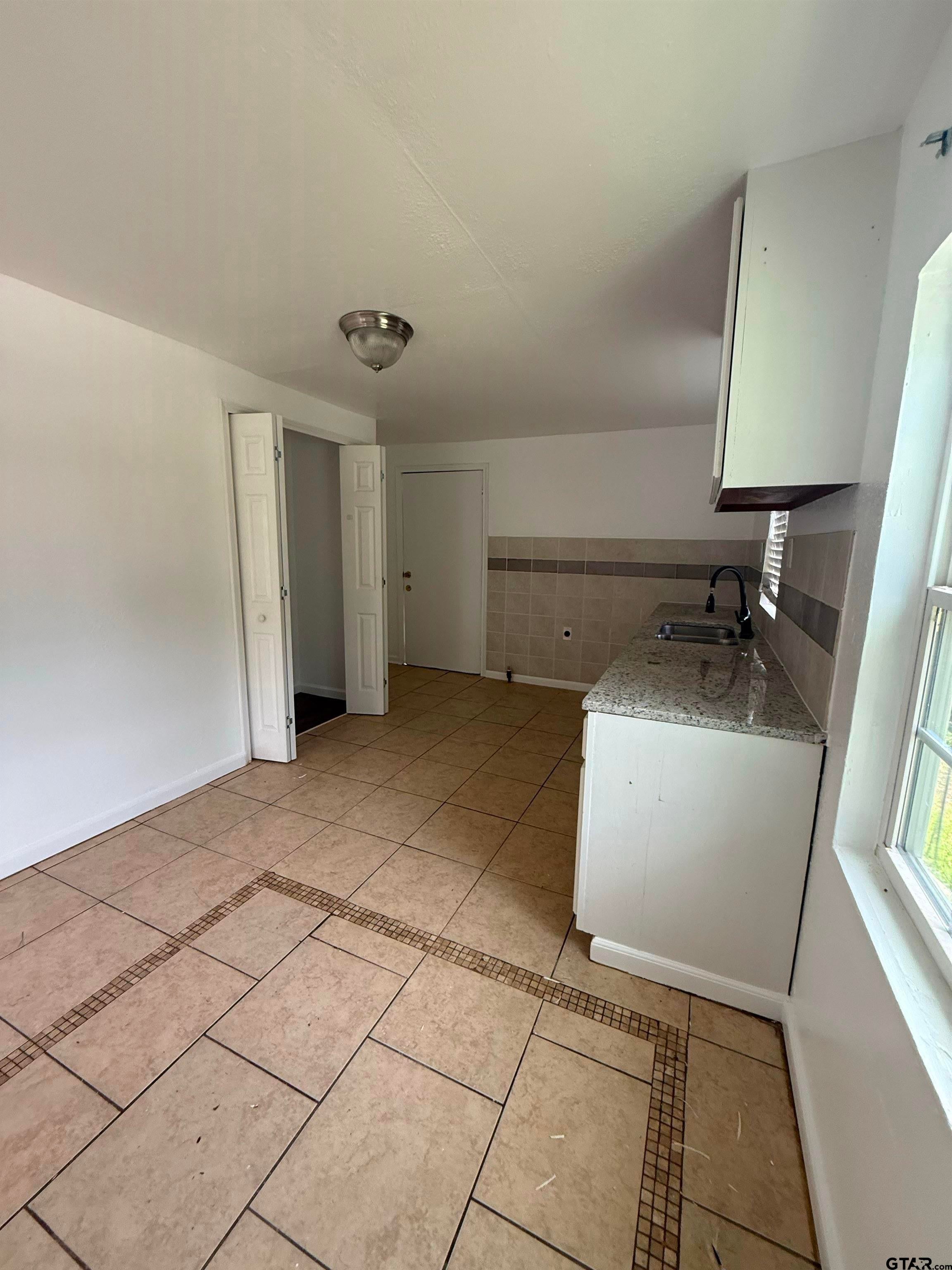812 W 26th
