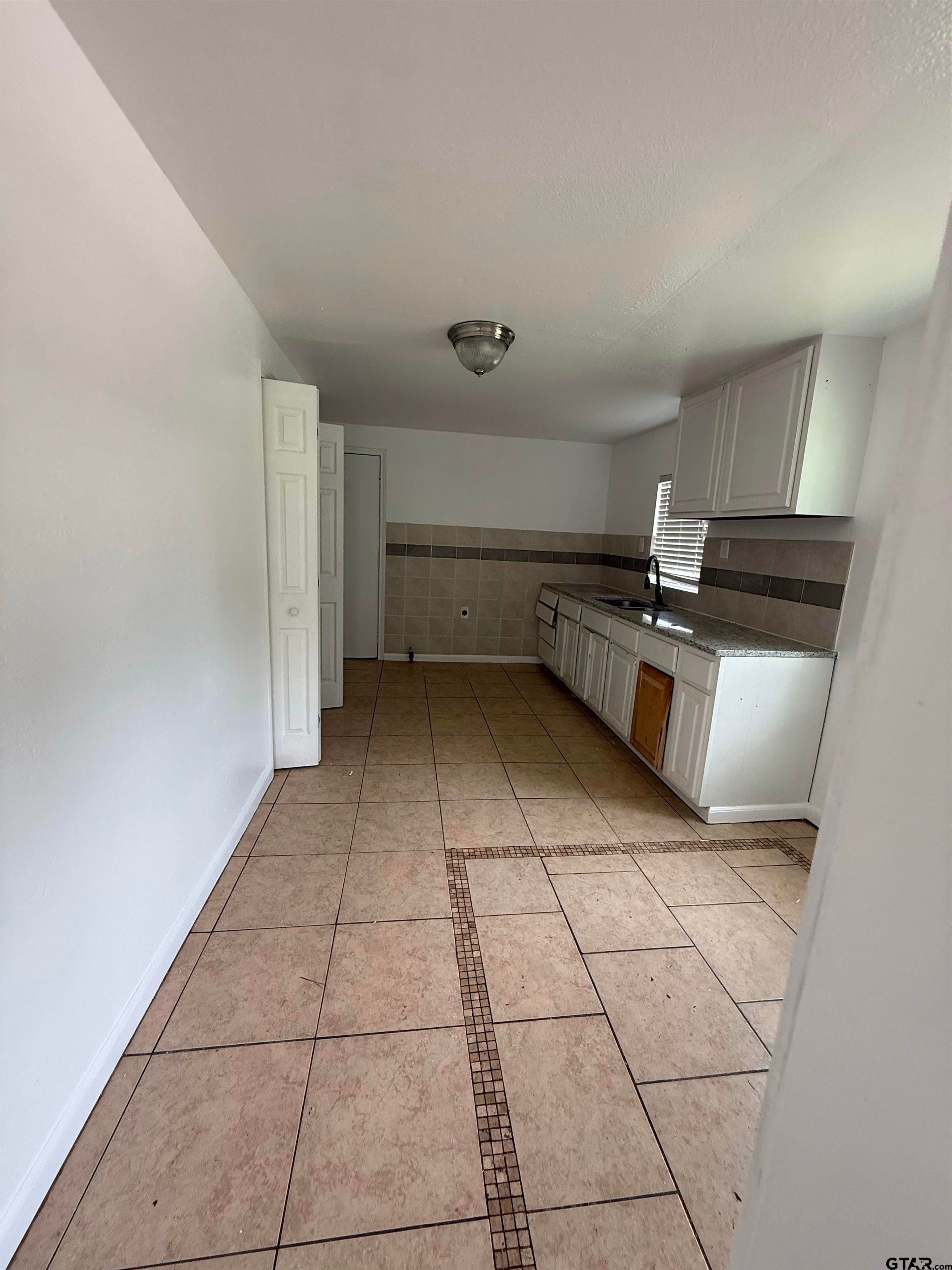 812 W 26th