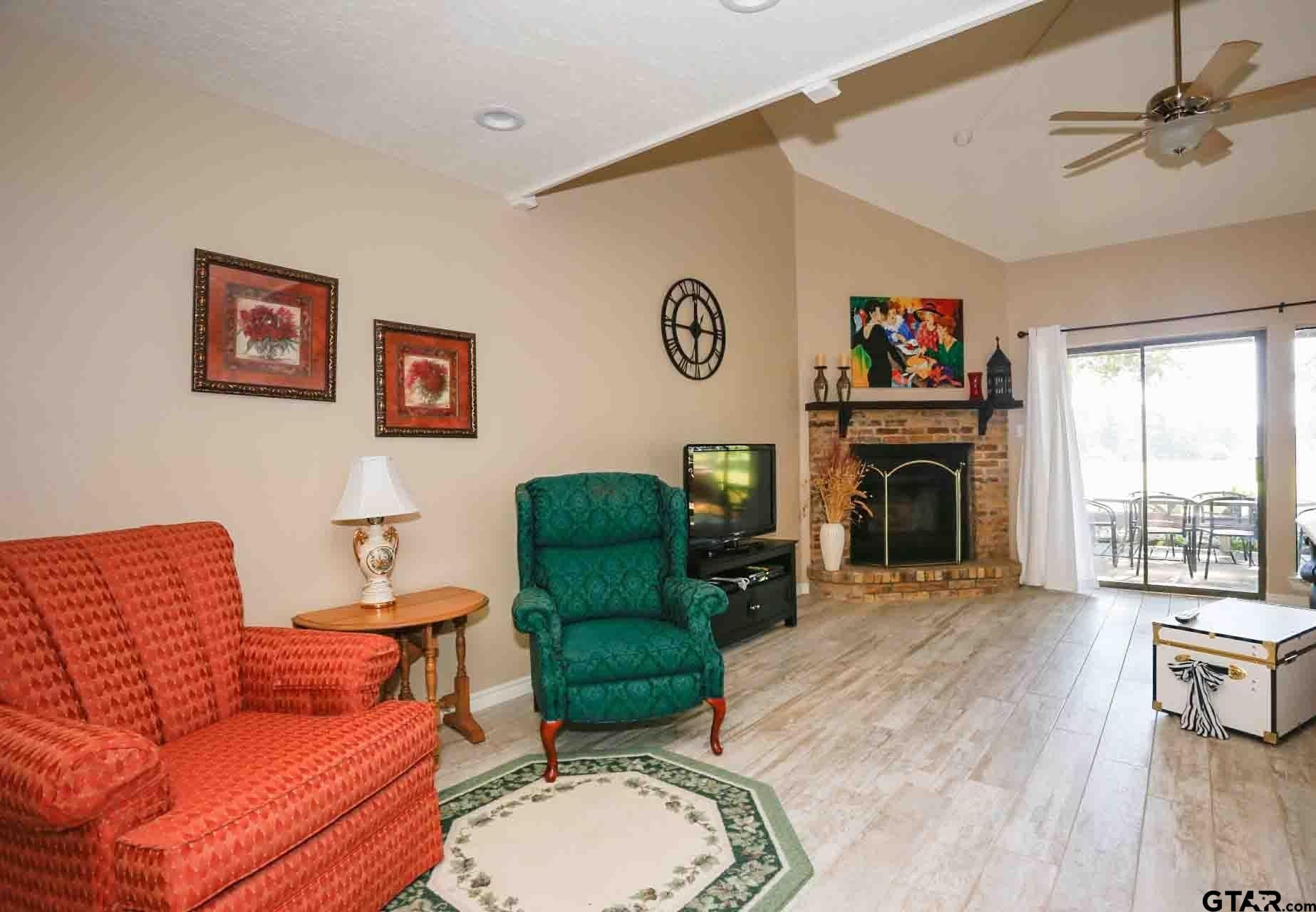 162 Pine Tree Unit B
