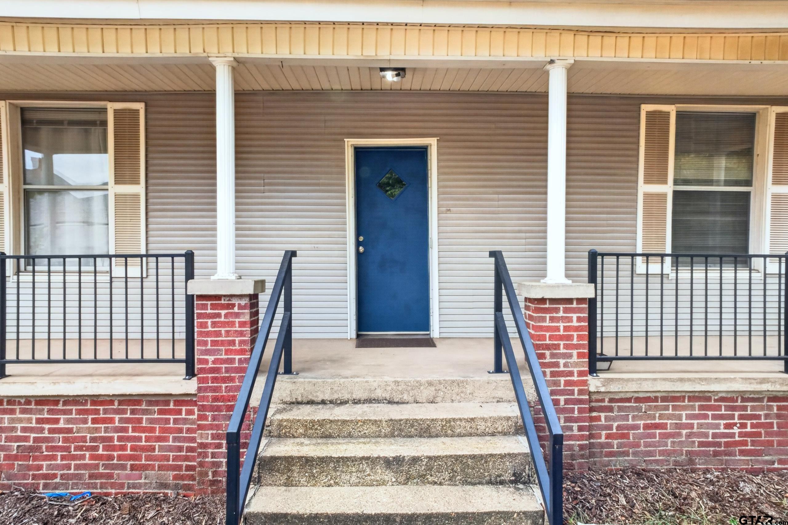 102 Poplar St.