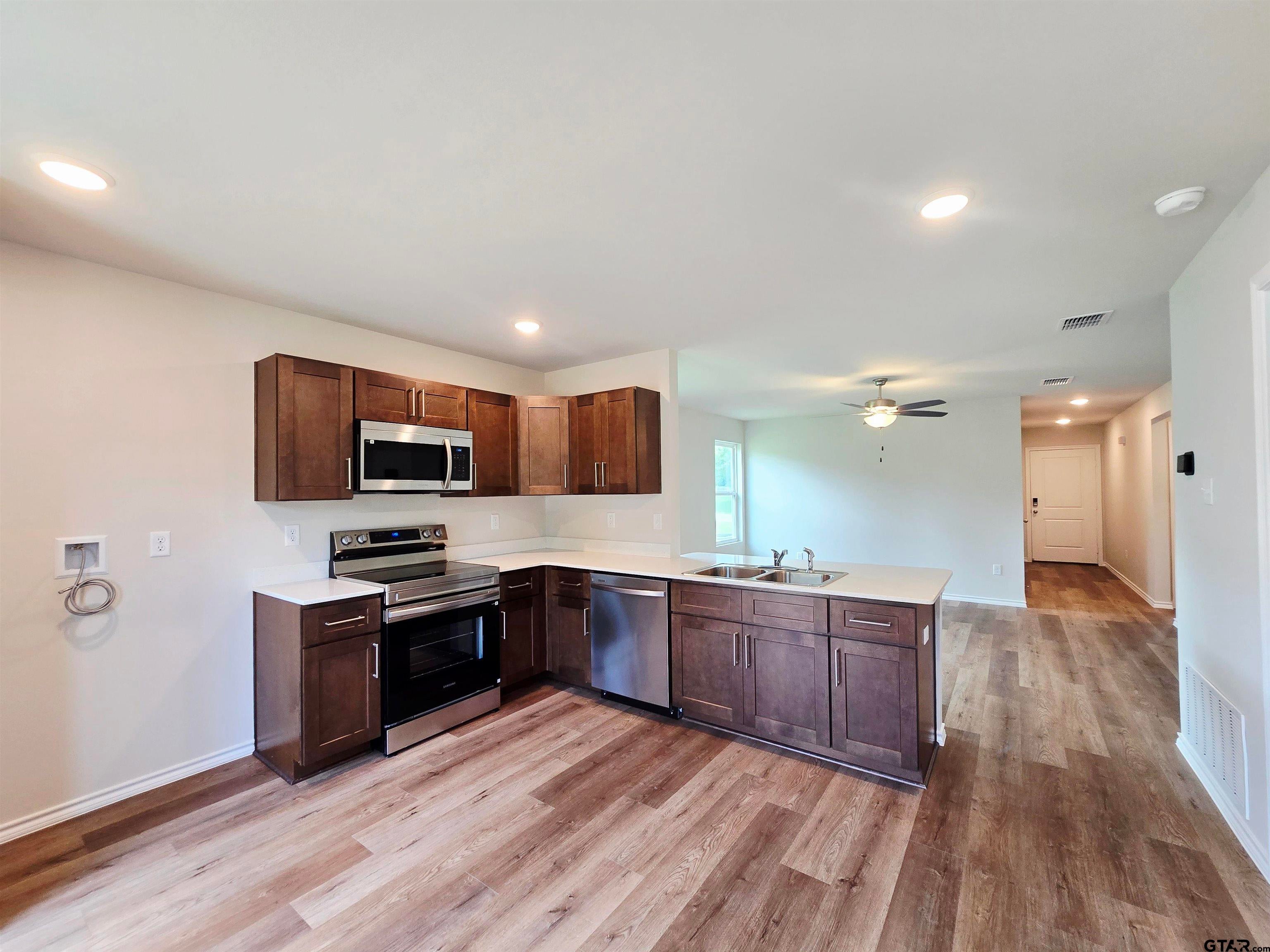 1700 Meadow Lane