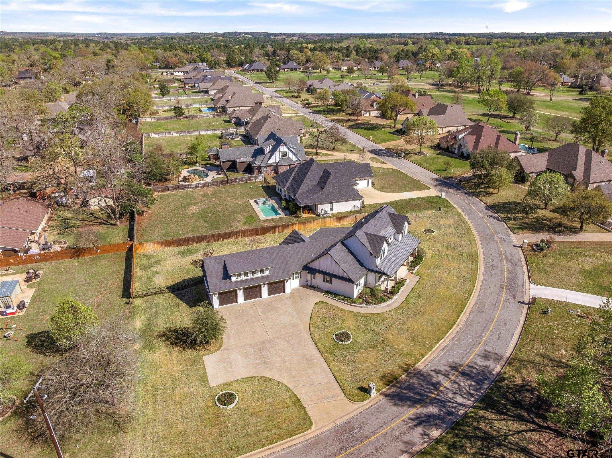 202 Winged Foot Dr