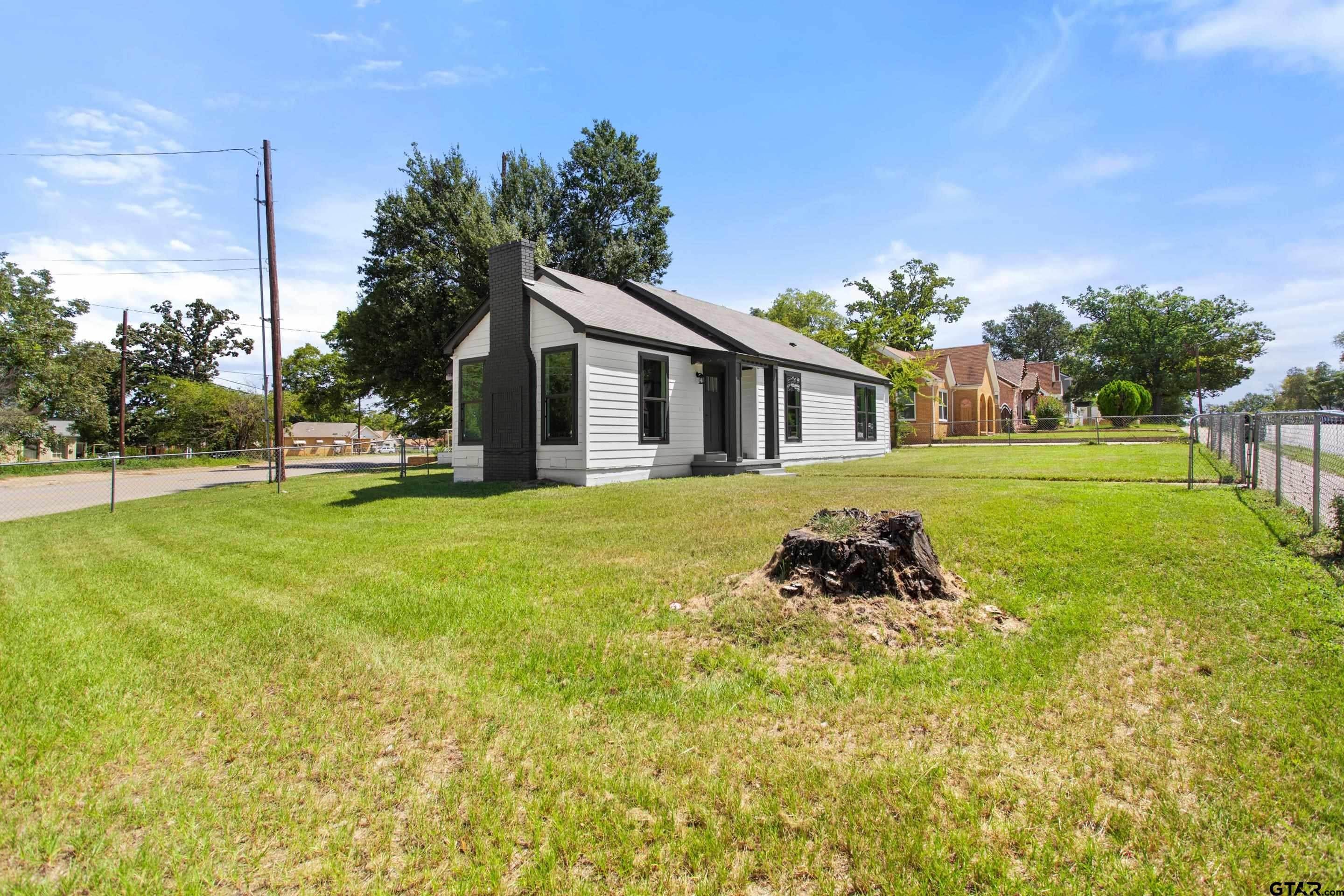 1221 Mockingbird Lane