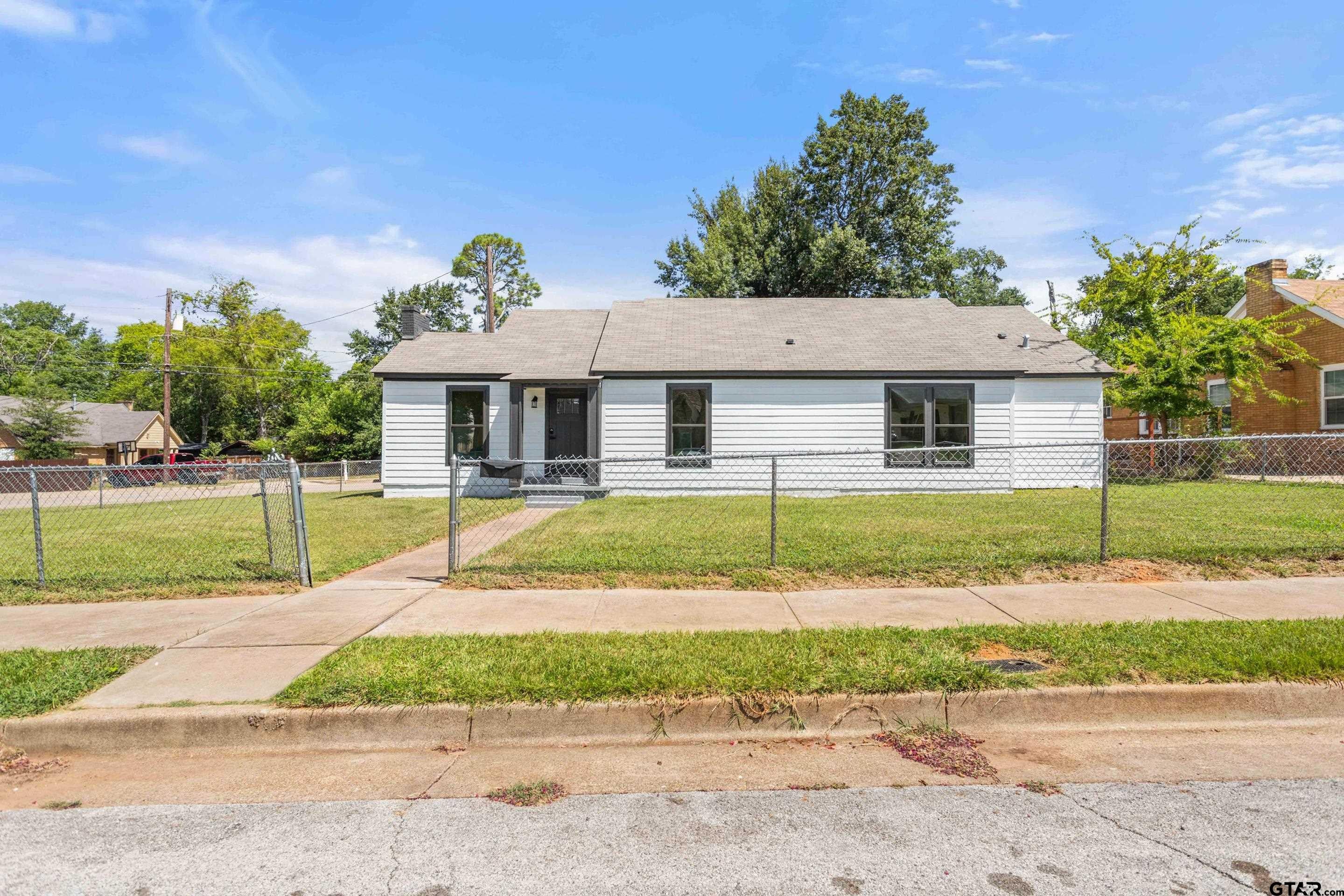 1221 Mockingbird Lane