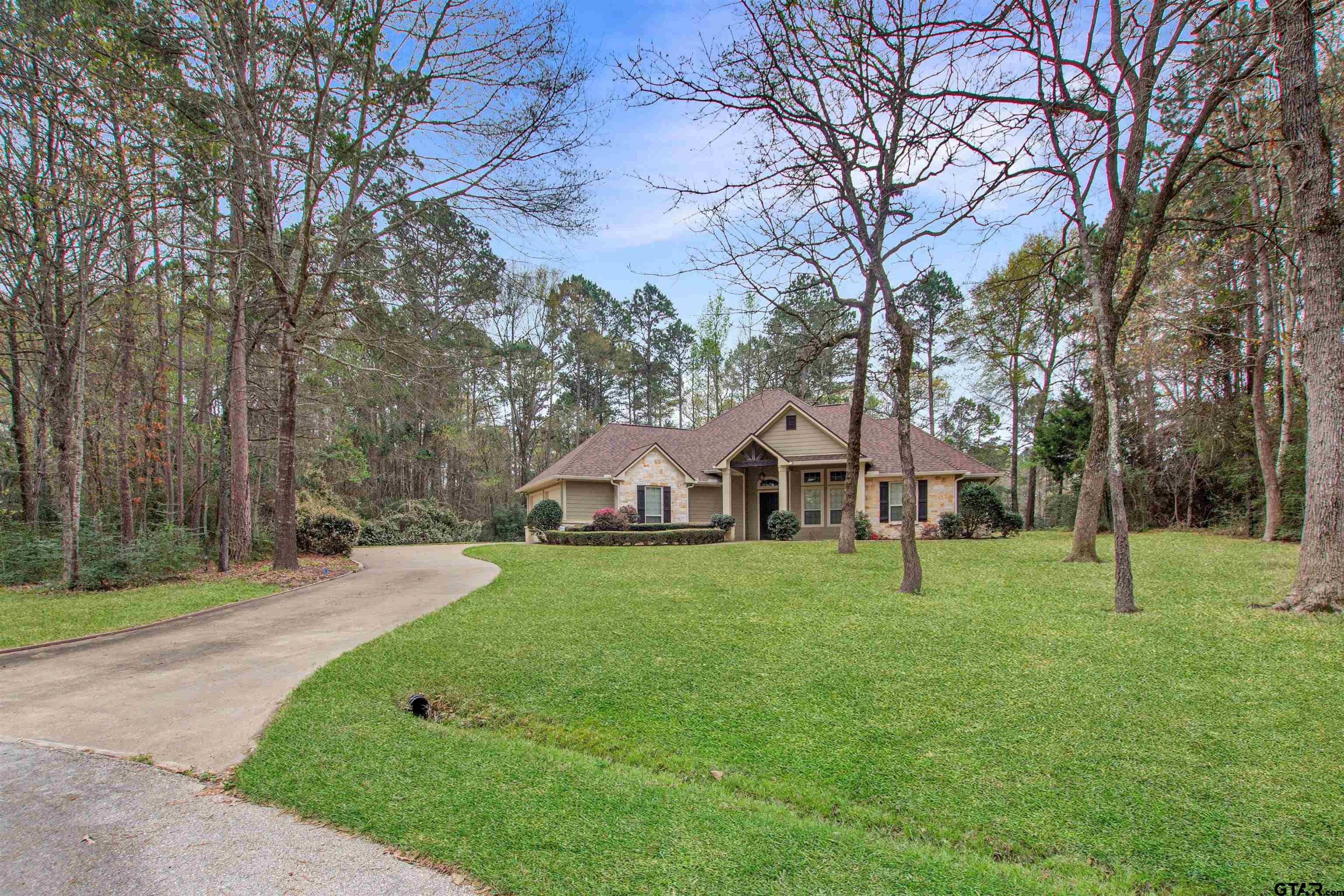 15207 Maple Leaf Ct