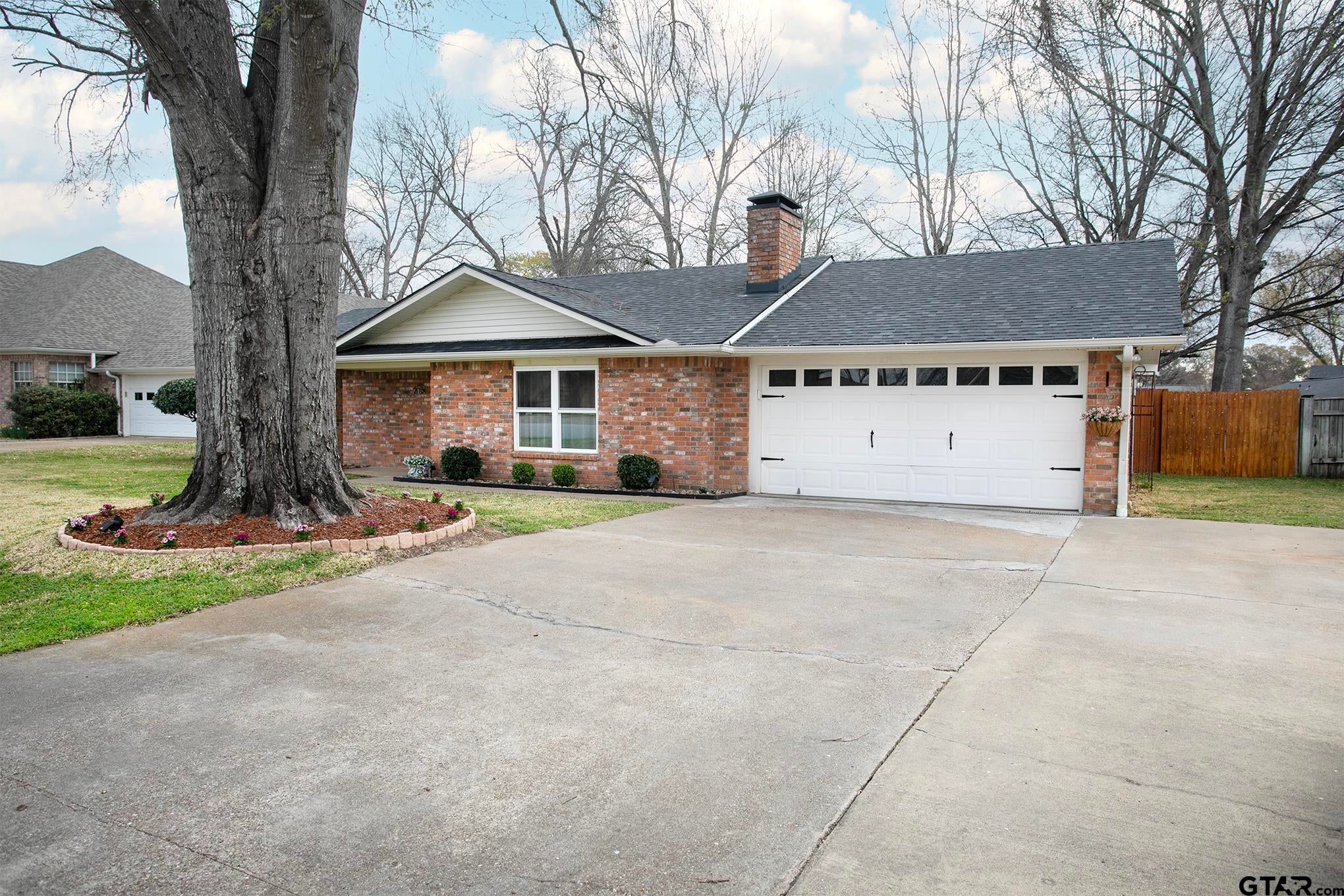 279 N BAY DR. DR.