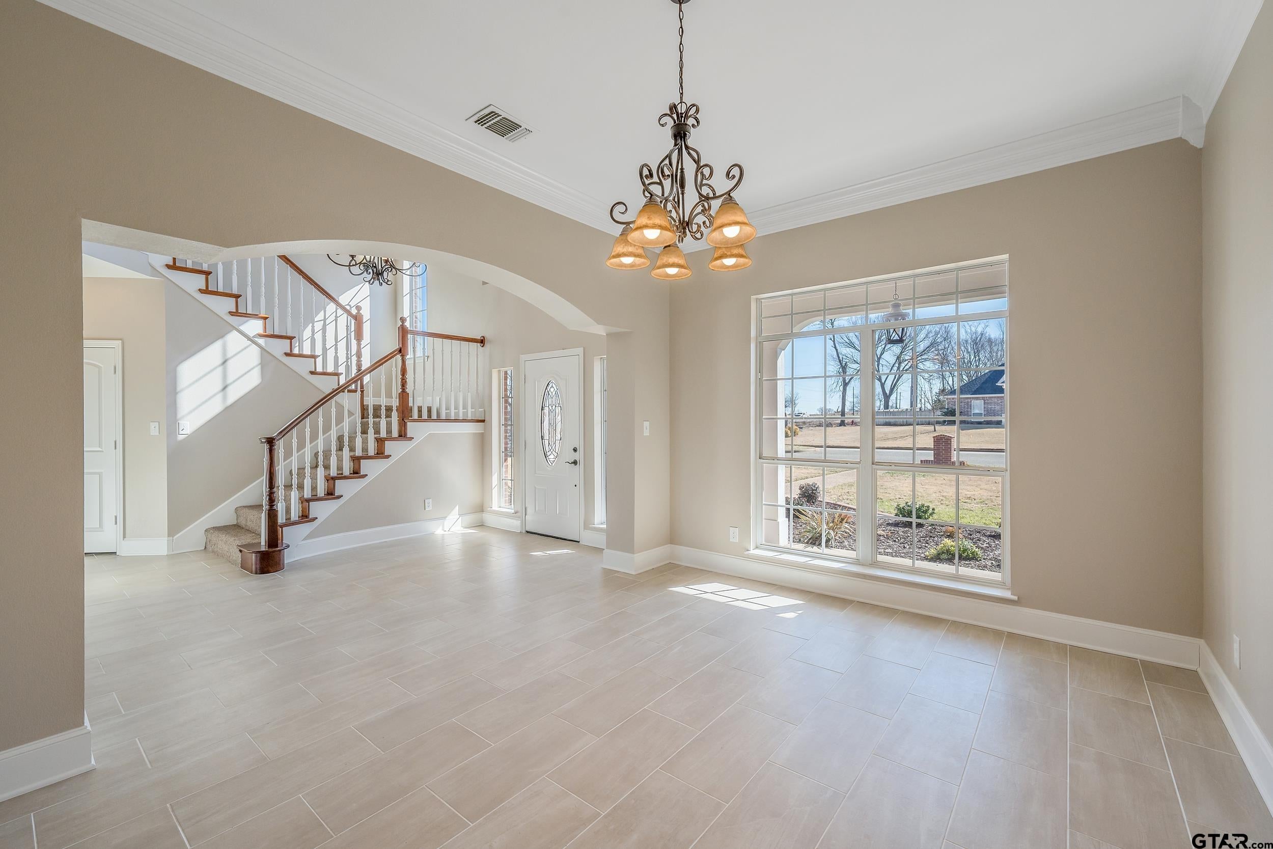 100 Thames Dr