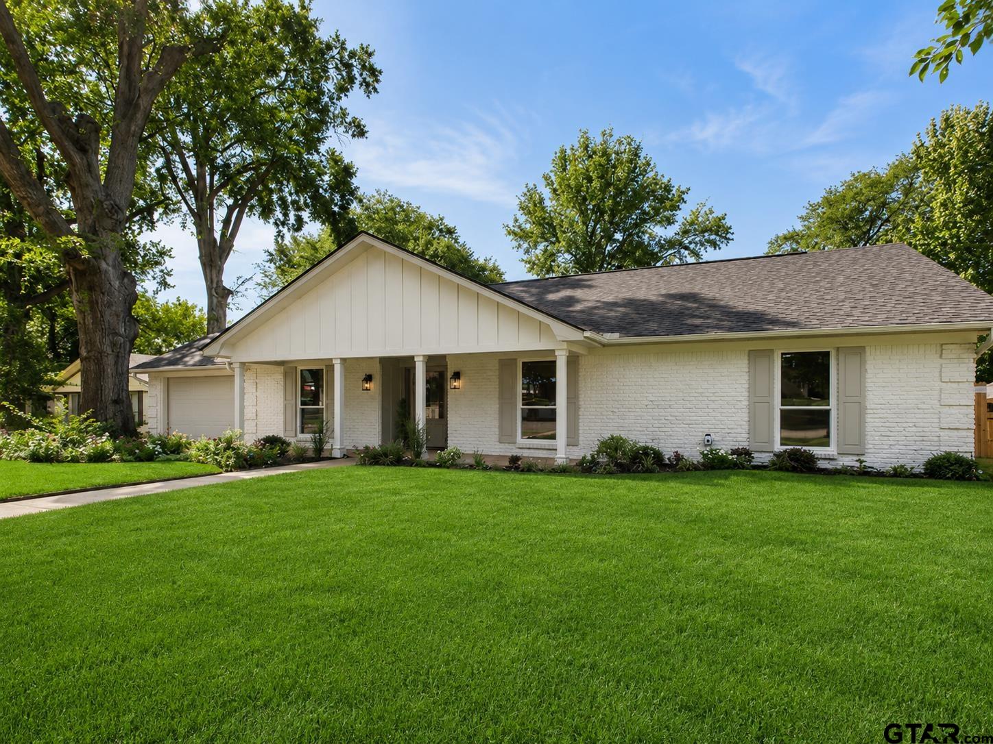 1811 Picadilly Pl.
