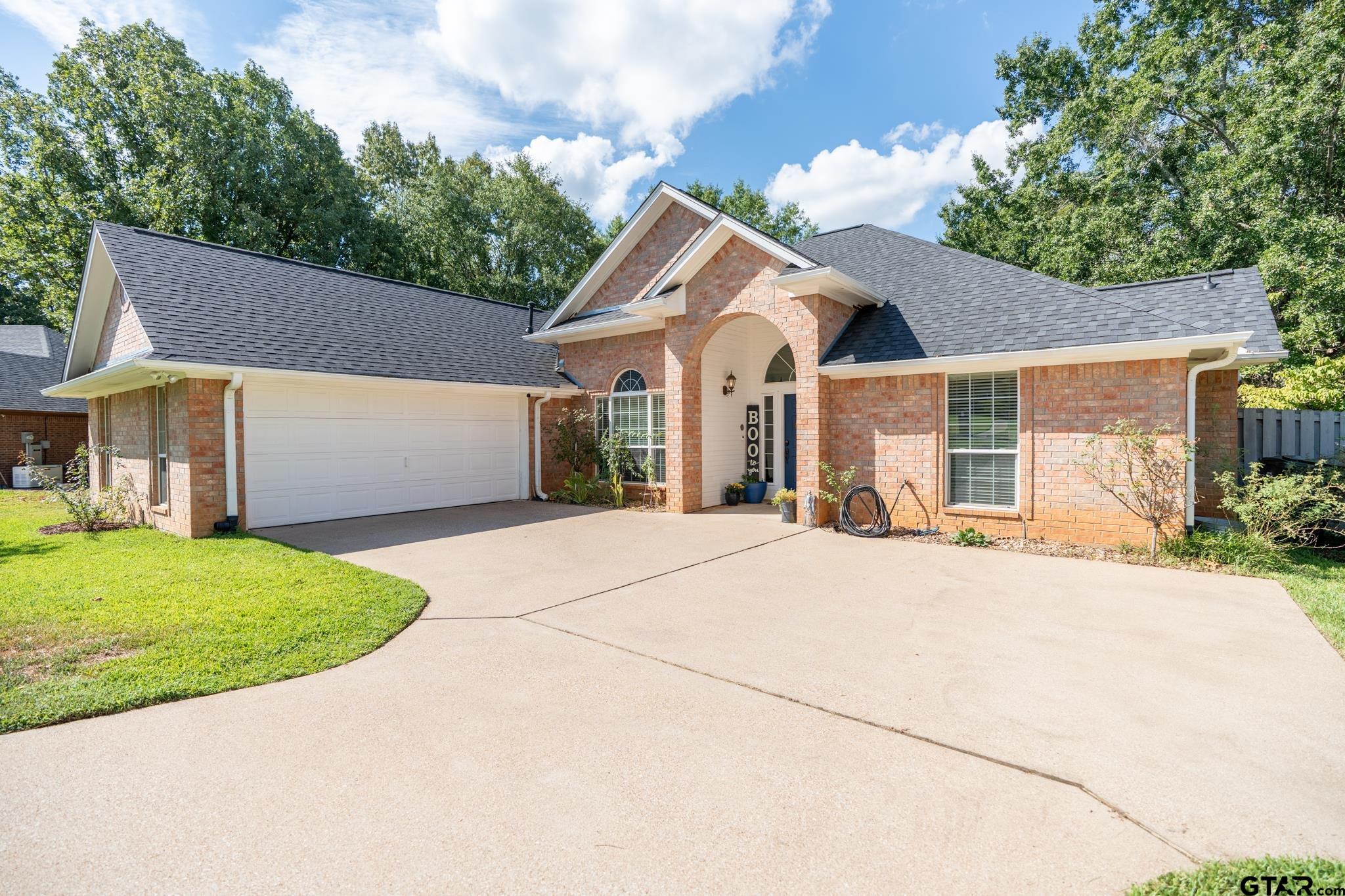3979 Chapel Woods