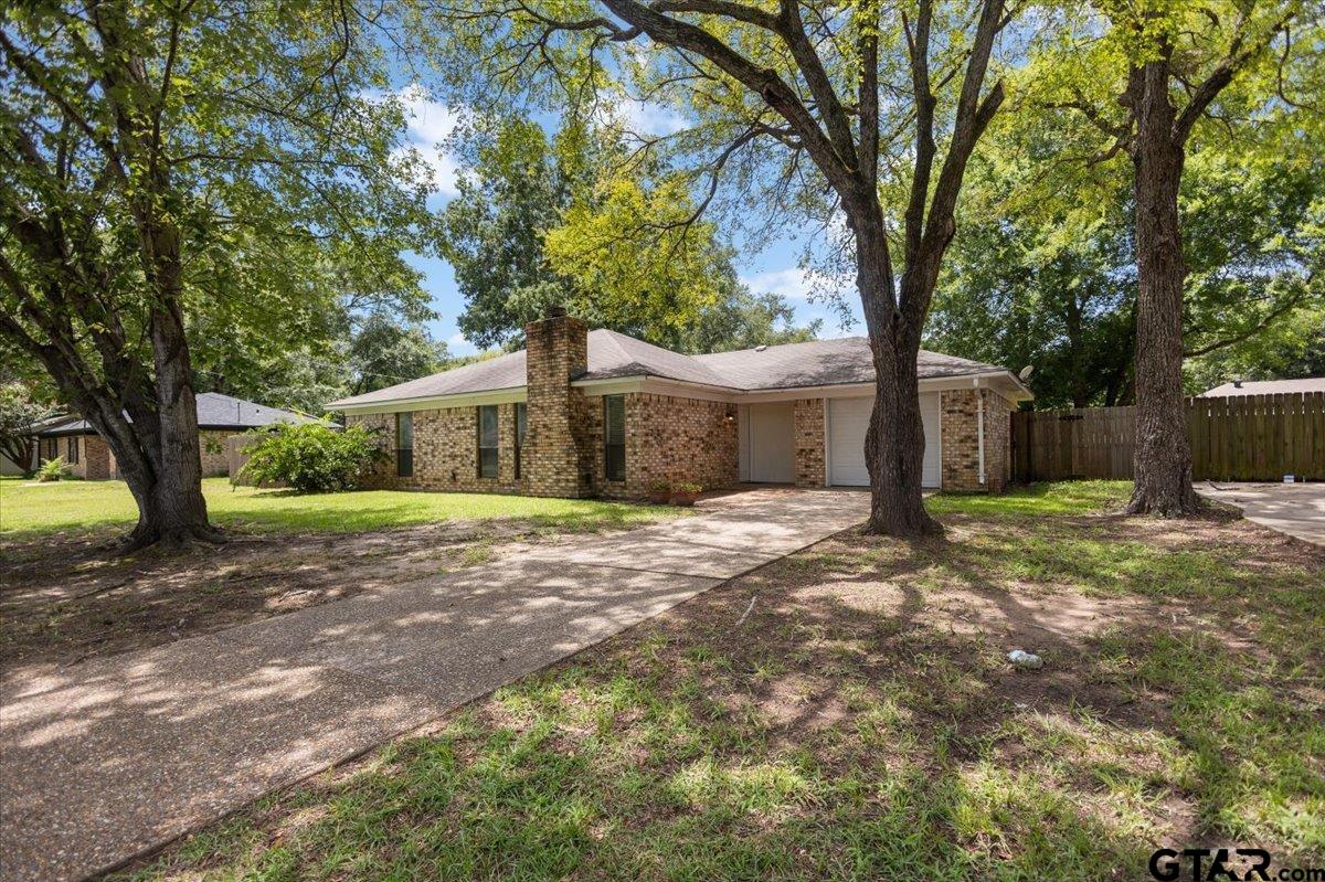 411 Shady Ln