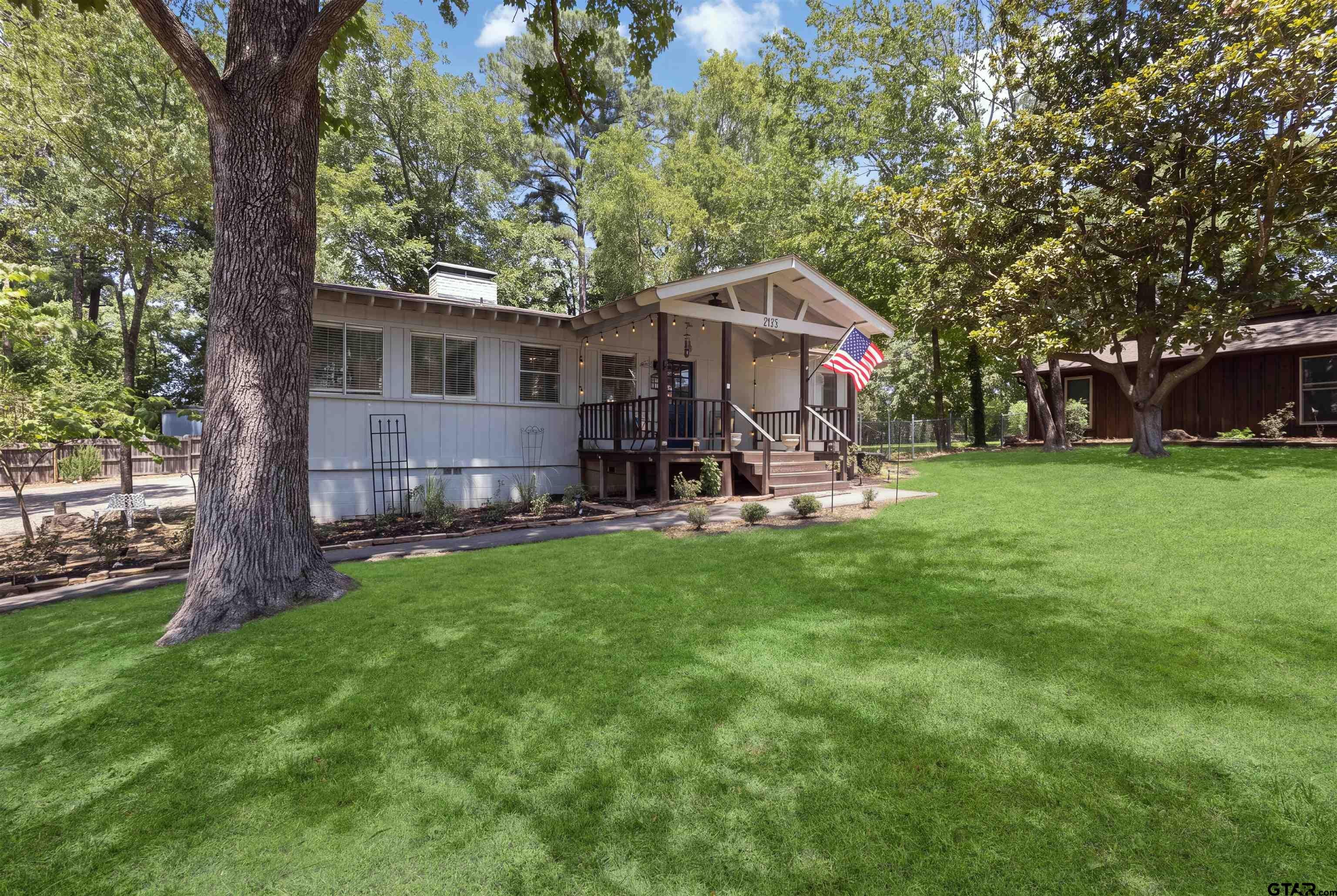 1513 W Tanglewood Dr