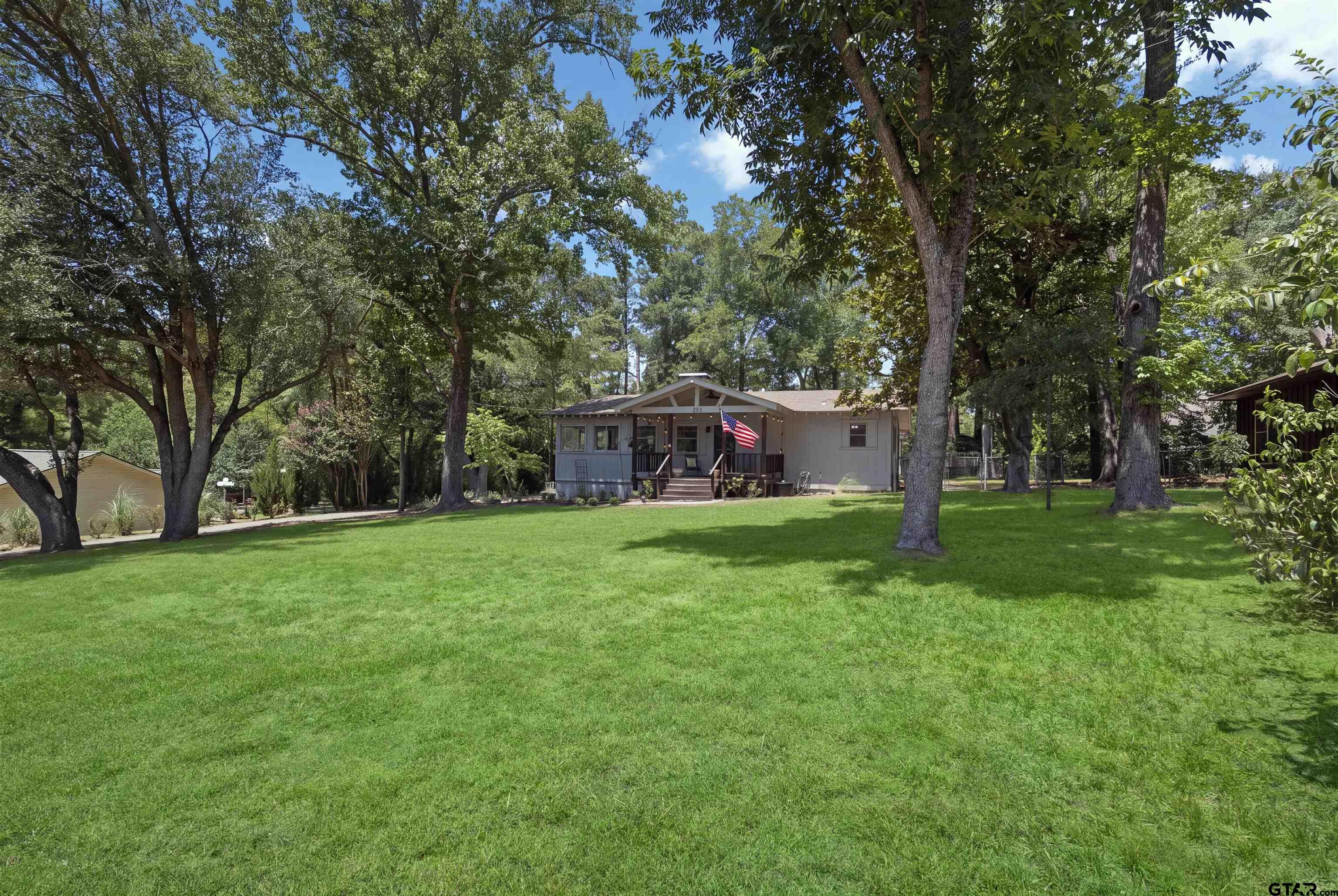 1513 W Tanglewood Dr