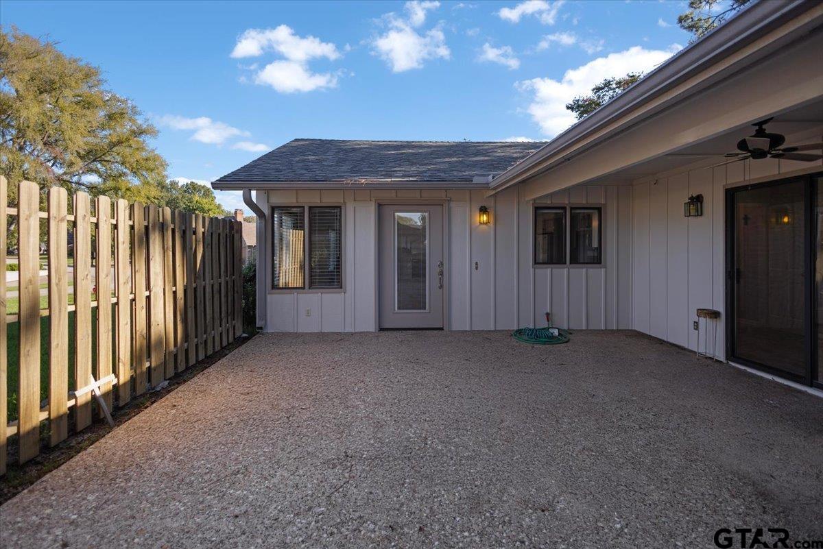 289 N Bay Dr