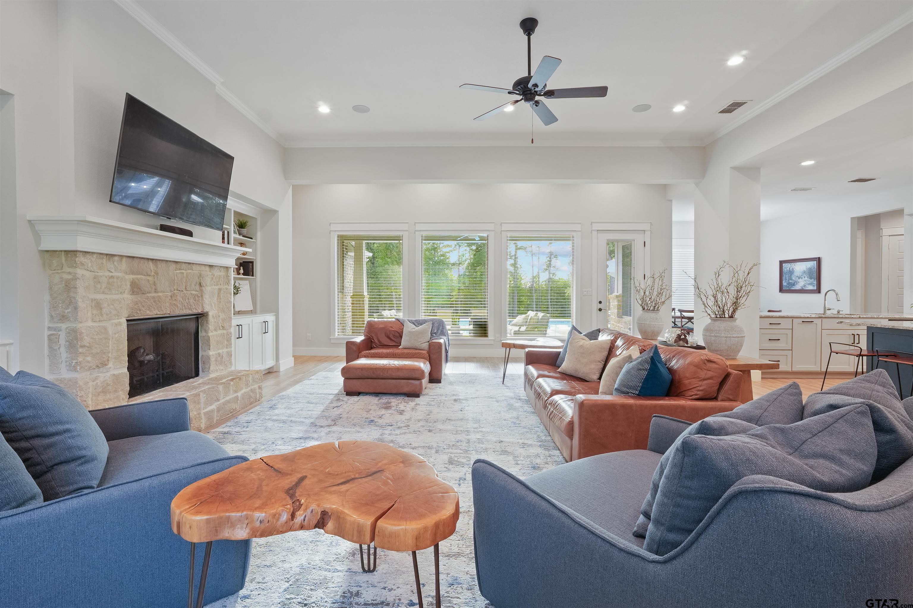 1401 Vanderbilt Dr
