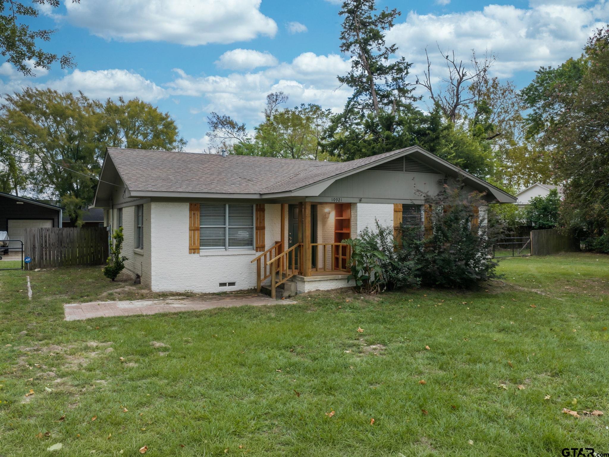 10921 FM 346