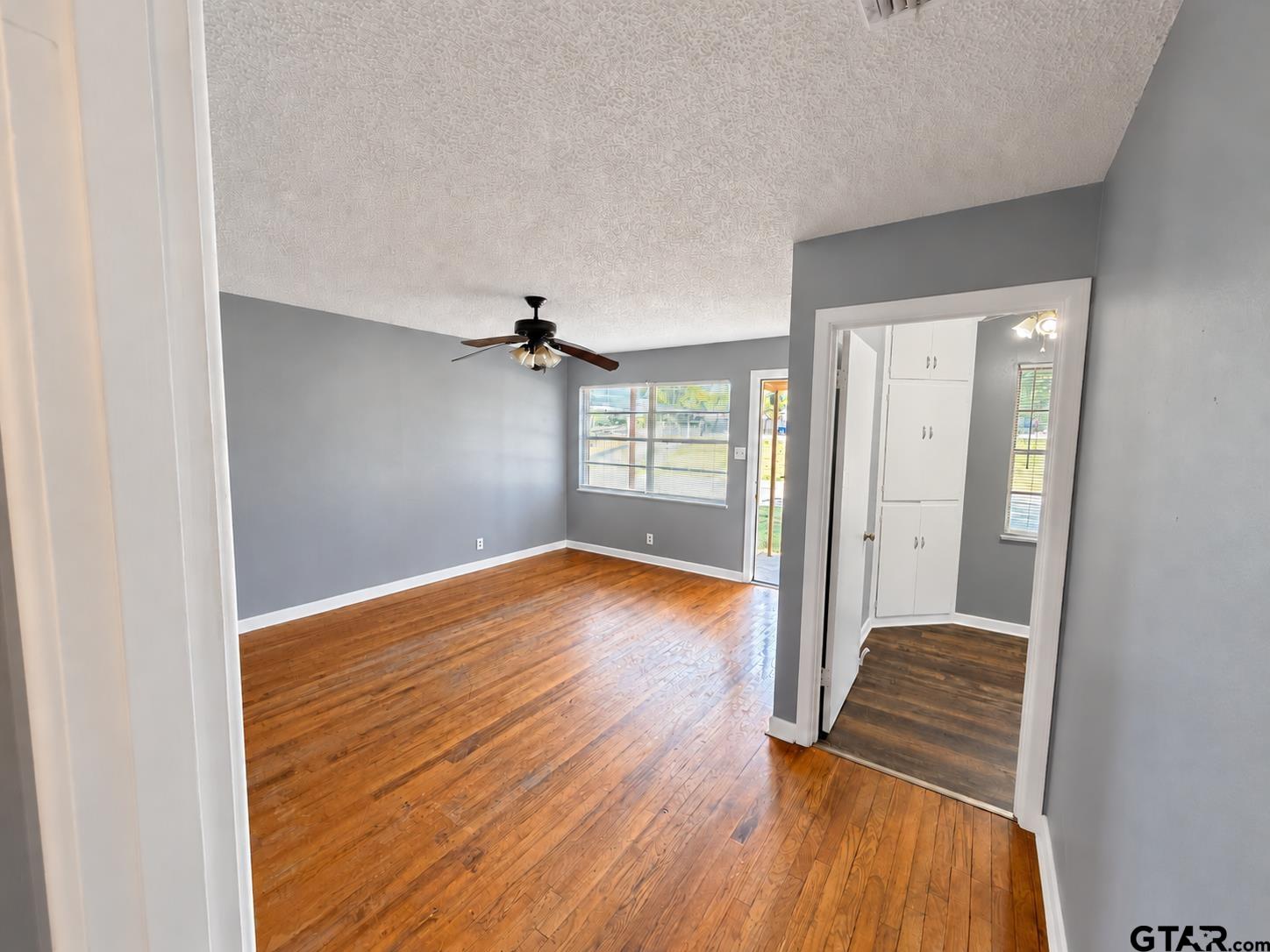 939 Magnolia