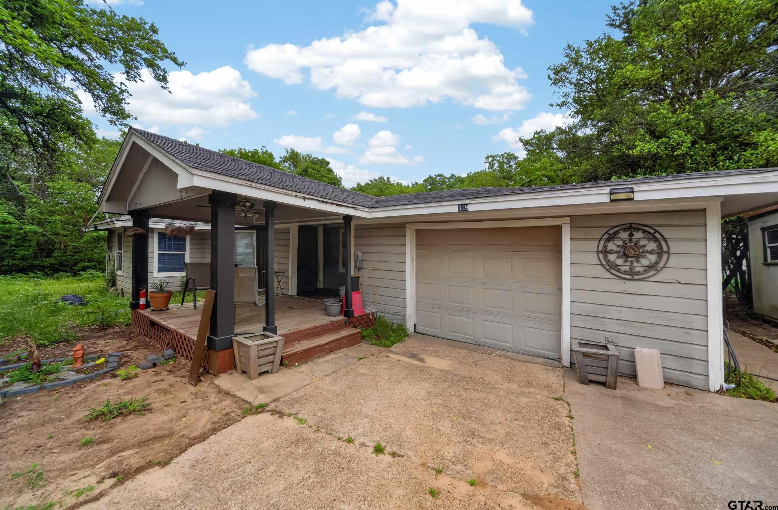 319 McArthur St.
